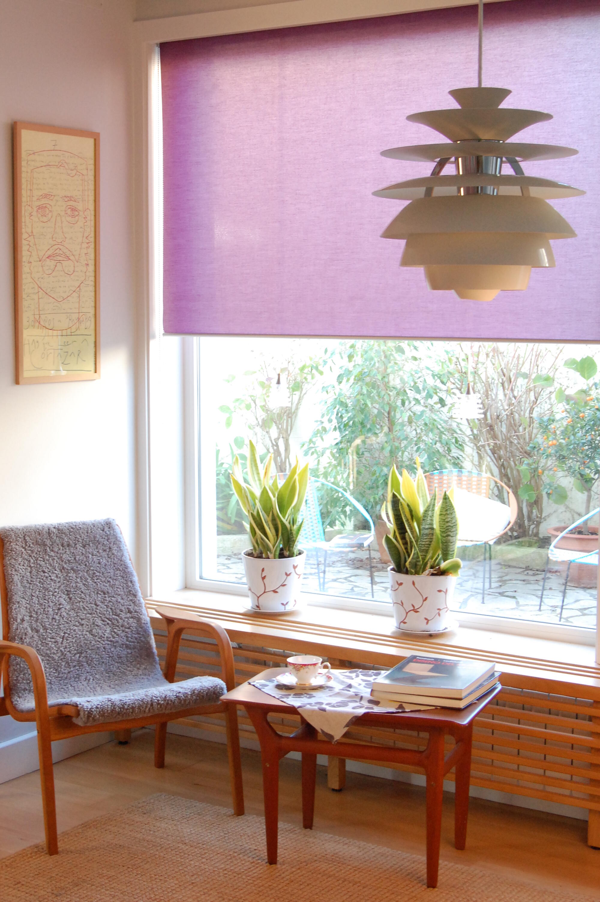 Estor enrollable translúcido con cadena miranda poliéster liso berenjena de 94x250cm