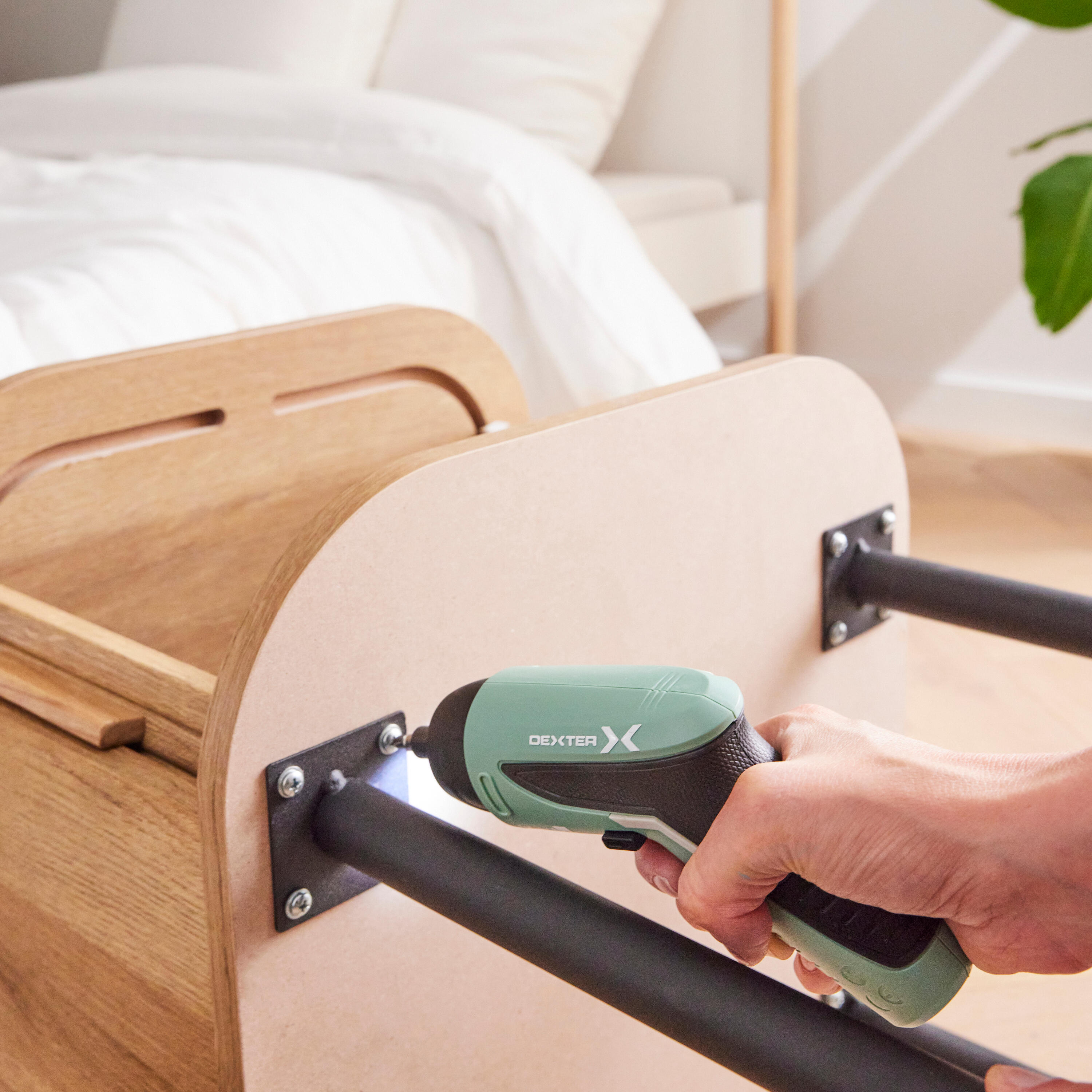 Atornillador DEXTER SODIUM 3.7V + 6 puntas atornillador + Cable carga USB-C - 5