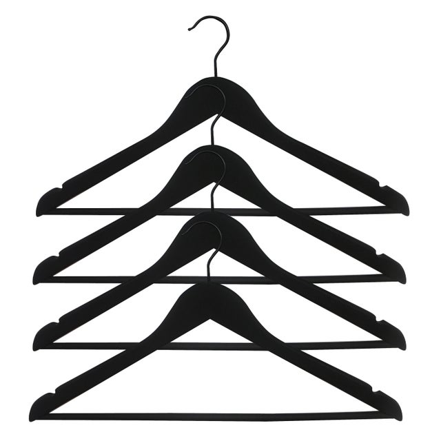Pack 4 perchas SPACEO de madera negro FSC 44.5x23 (anchoxalto)