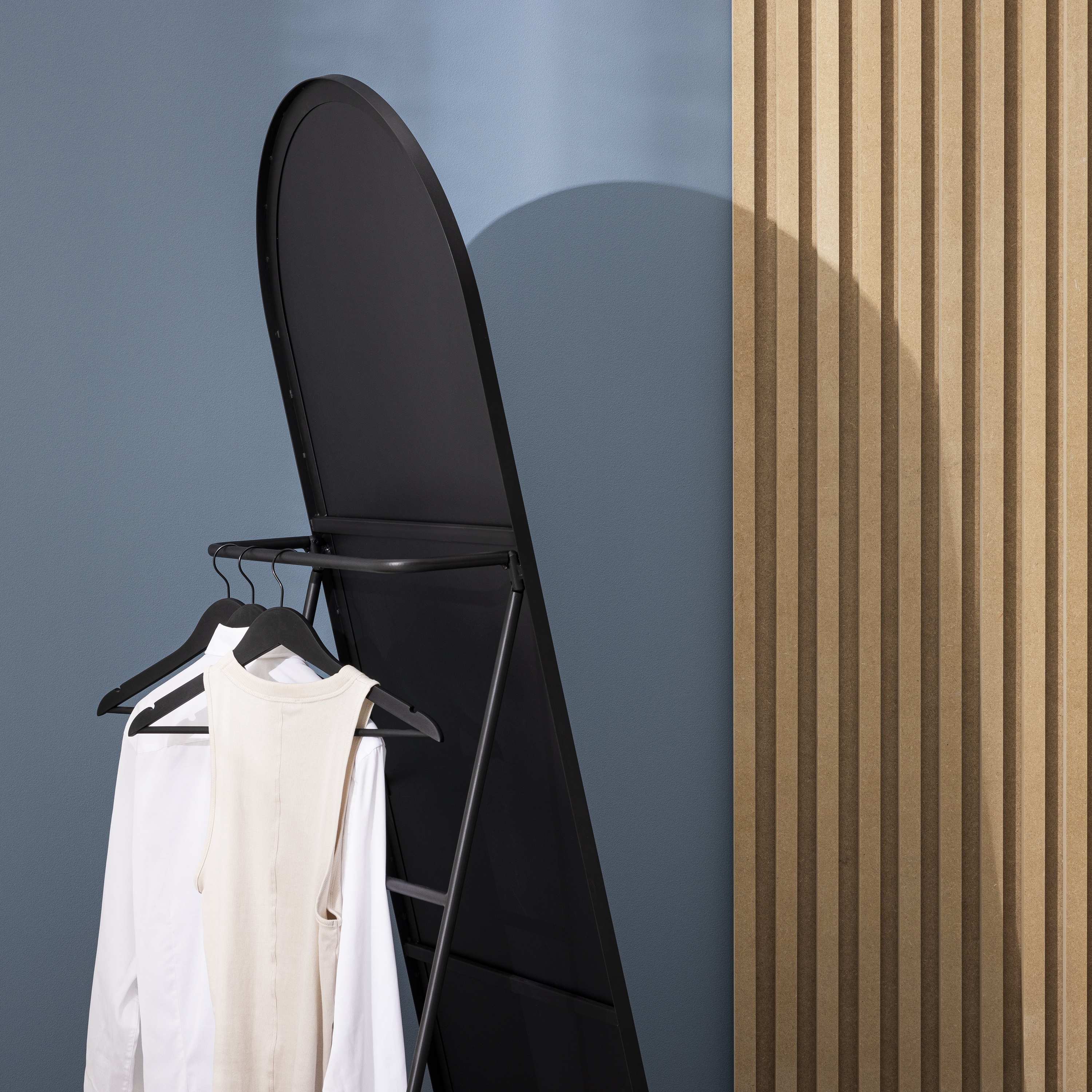 Specchio DESIGN ARCHE ovale in metallo nero 62 x 172 cm INSPIRE - 9