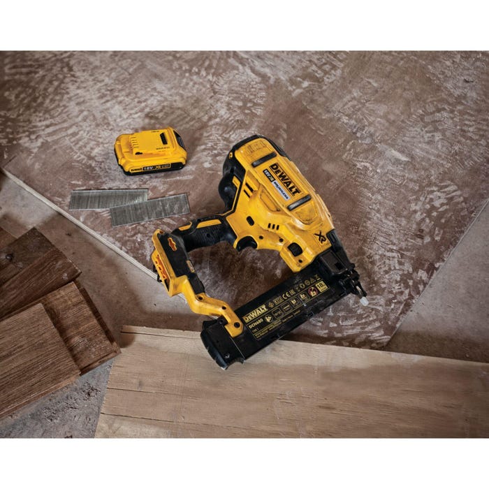 Cloueur sans fil DEWALT Dcn680nt-xj sans batterie 18 V | Leroy Merlin