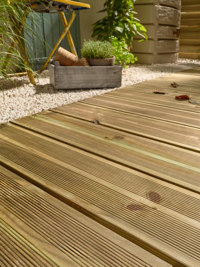 Lame terrasse bois en pin vert KUHMO2, L.240 x l.14.5 cm x Ep.27 mm
