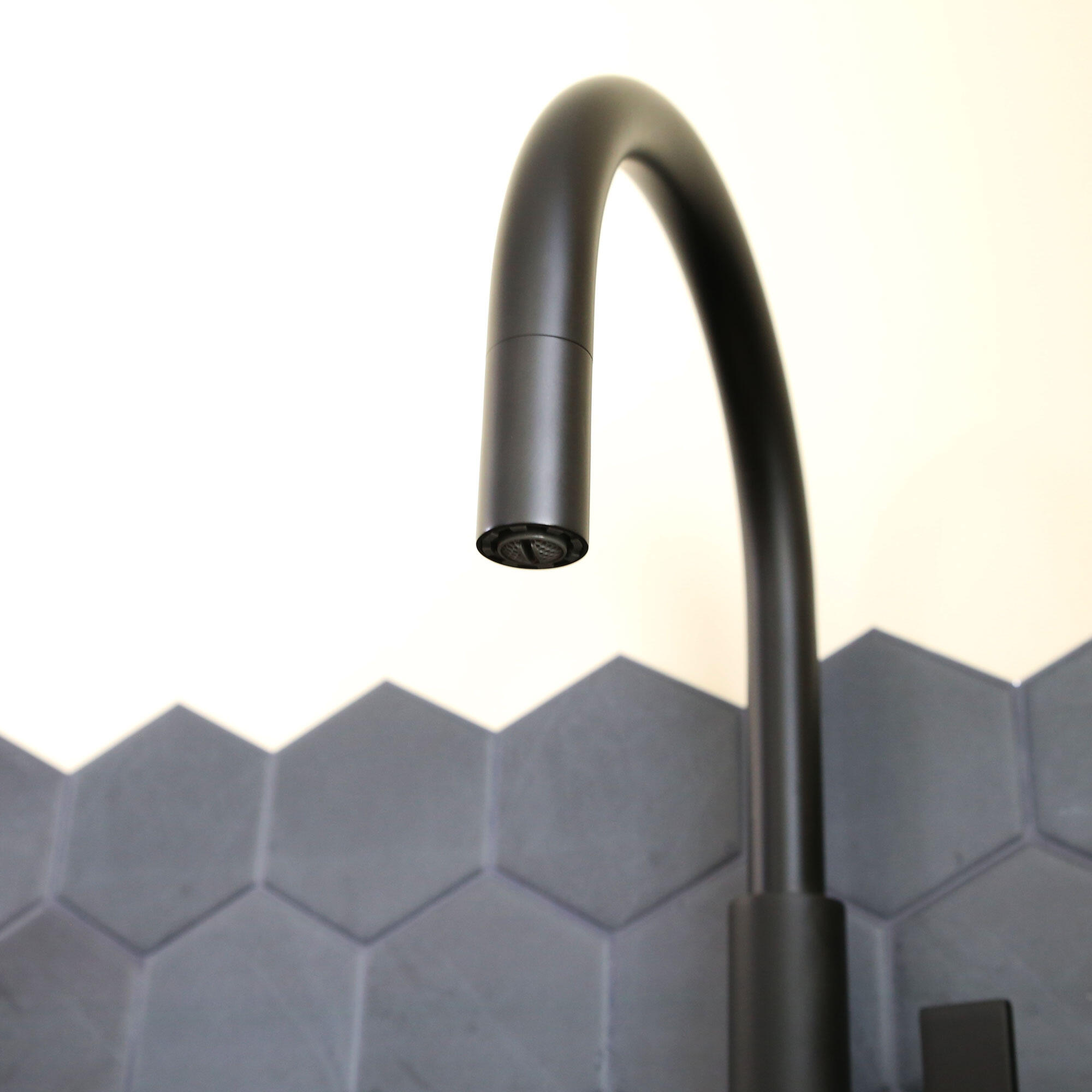Robinet de cuisine noir, Sifflet, ESSEBAGNO - 6