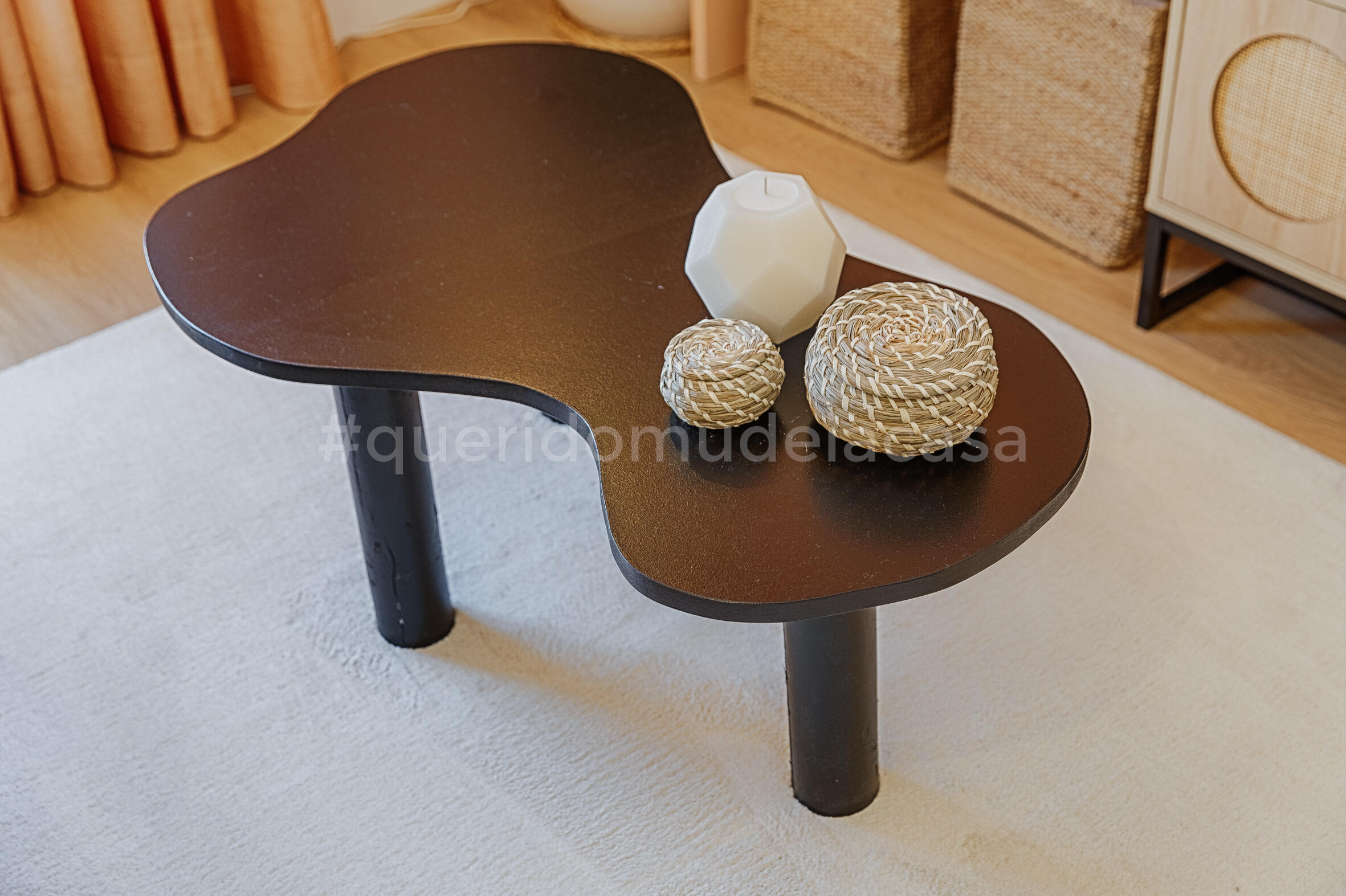 mesa de apoio castanha escura
