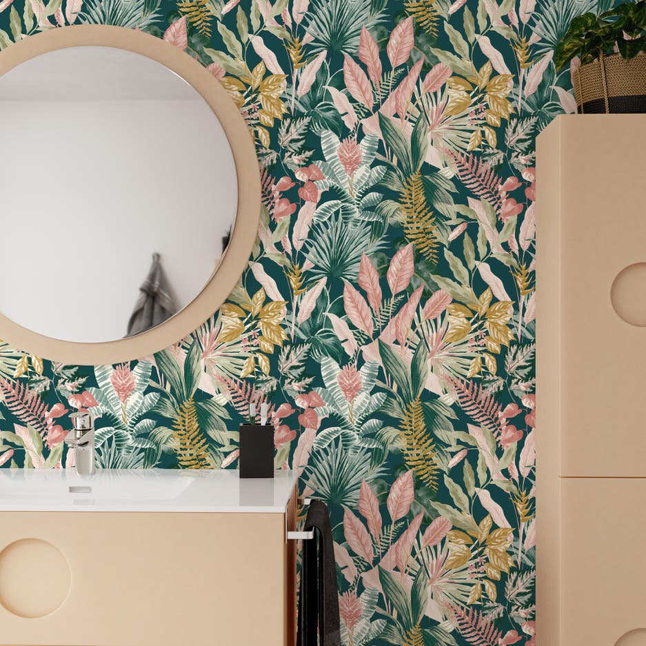 Baño con papel pintadop vinílico. 