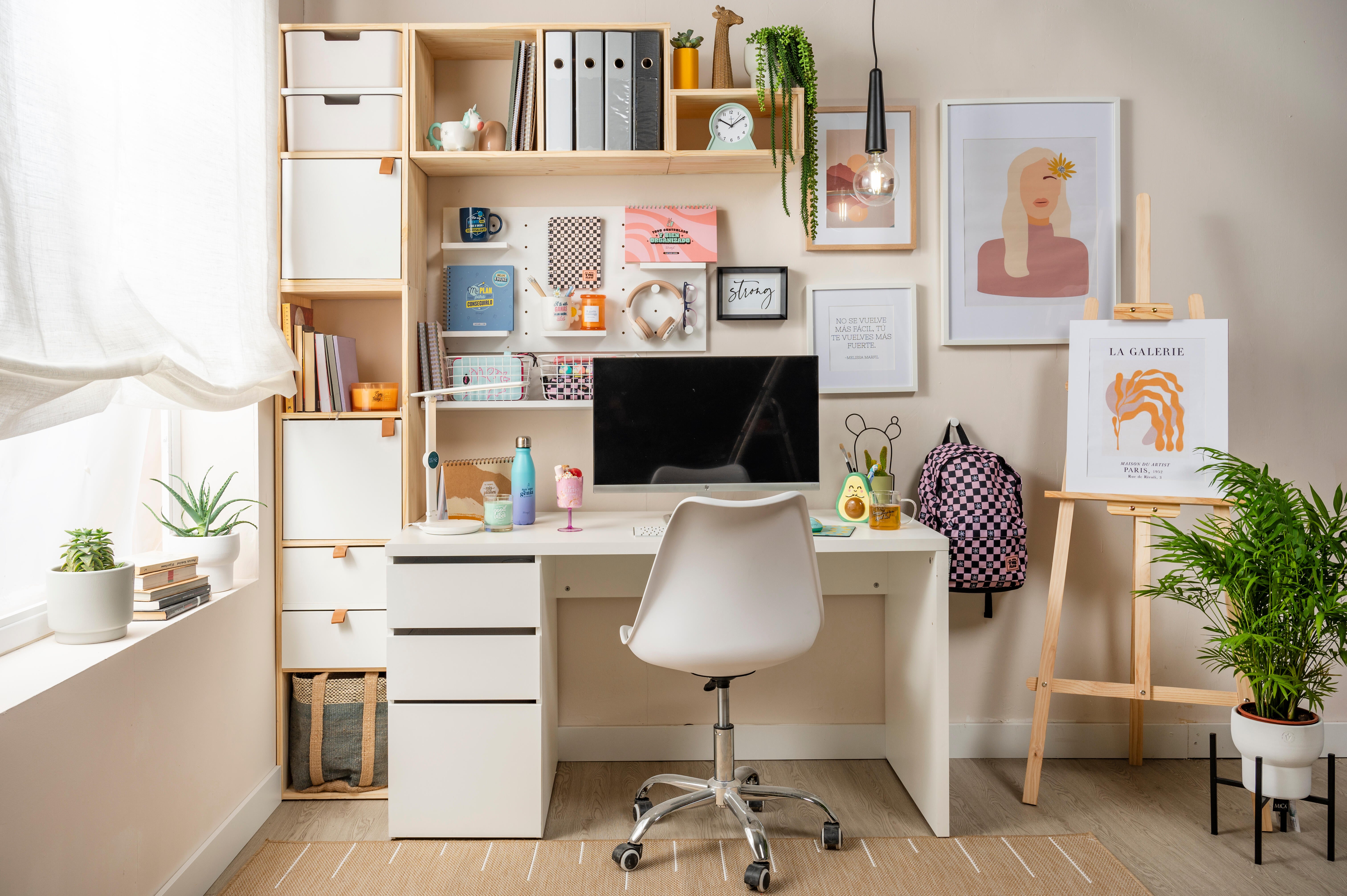 El nuevo escritorio de Ikea es ideal para habitaciones pequeñas y