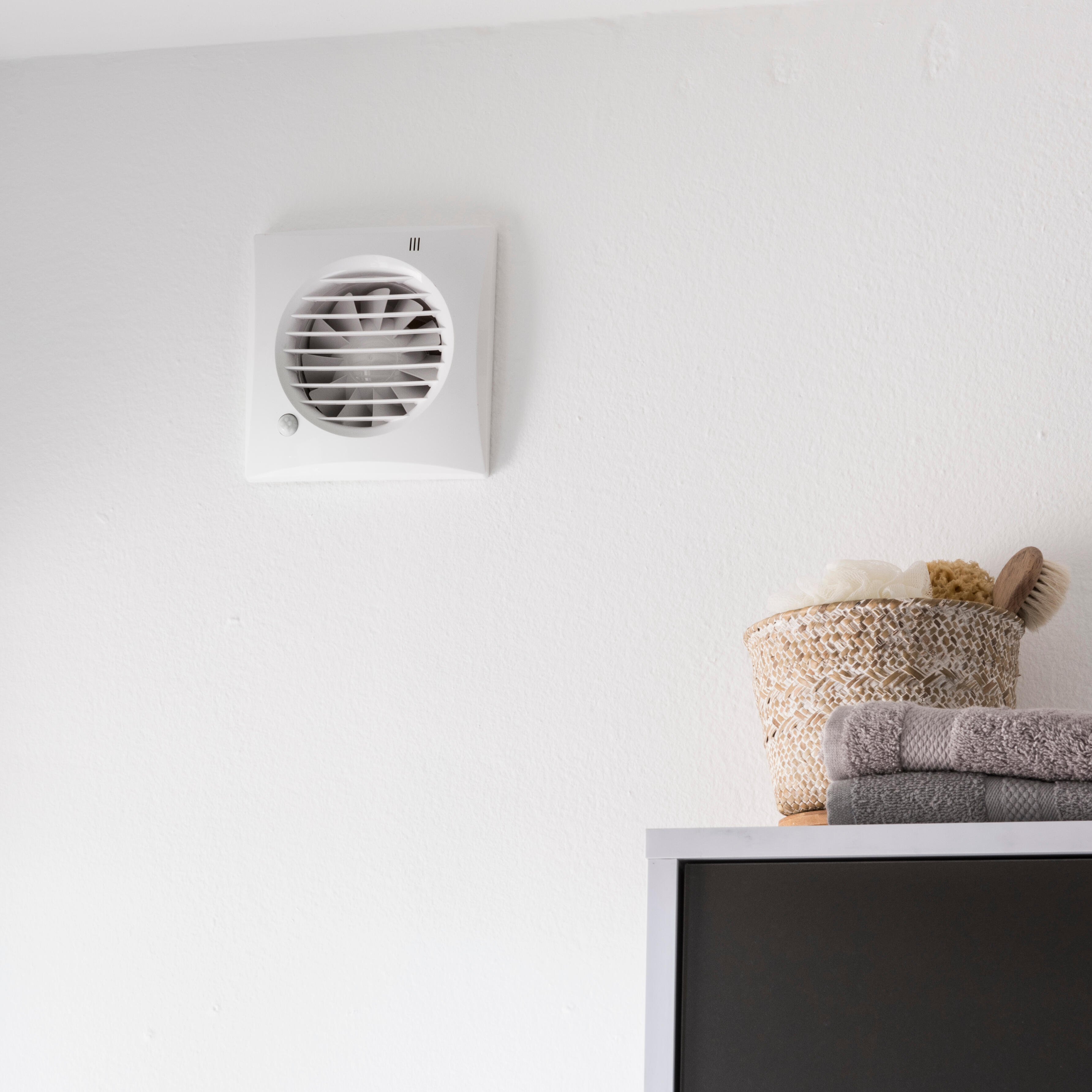 Aérateur extracteur intermittent à détection de présence EQUATION Slim silence 1 - 4