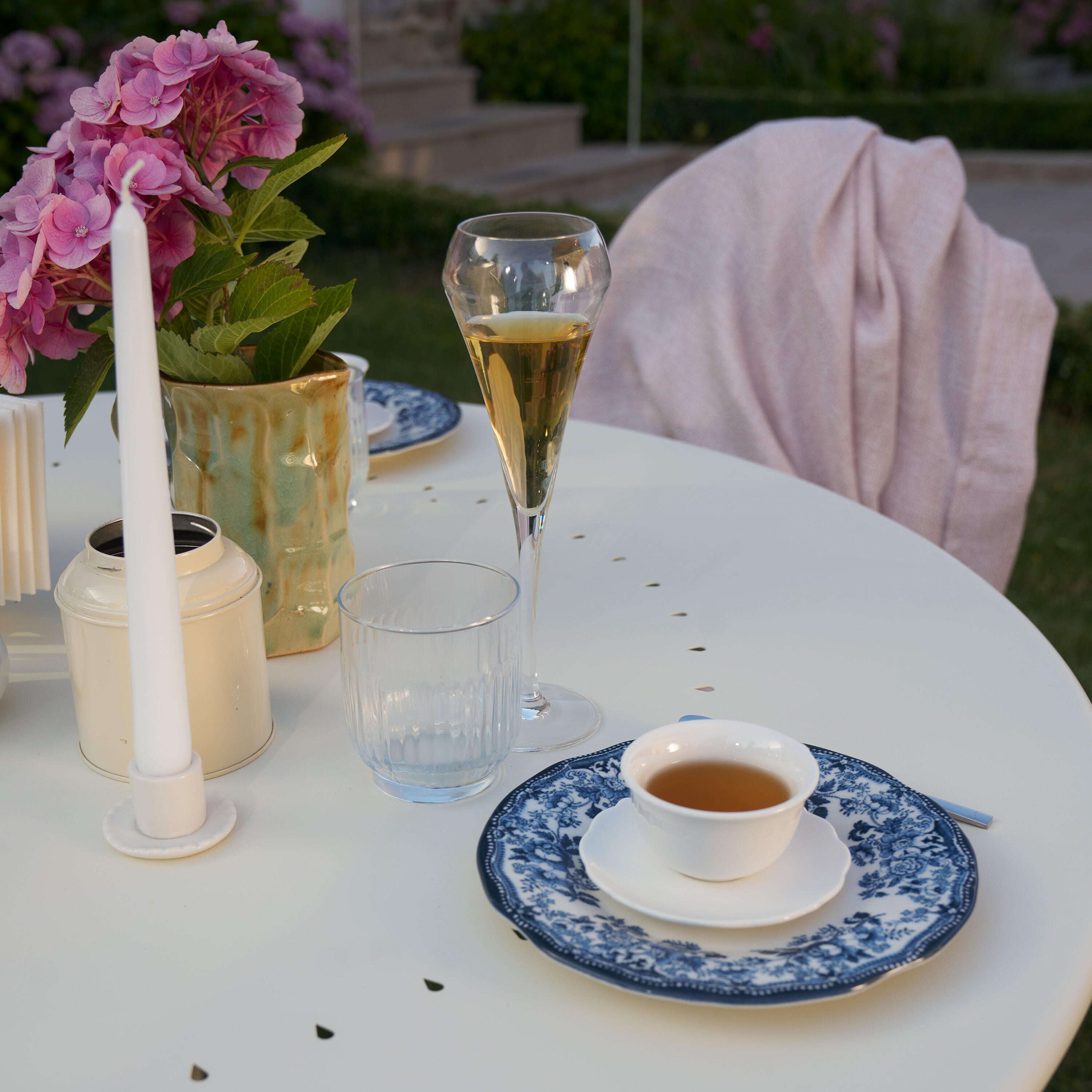 Mesa para jardim redonda 110 cm creme Naterial Romeo - 6