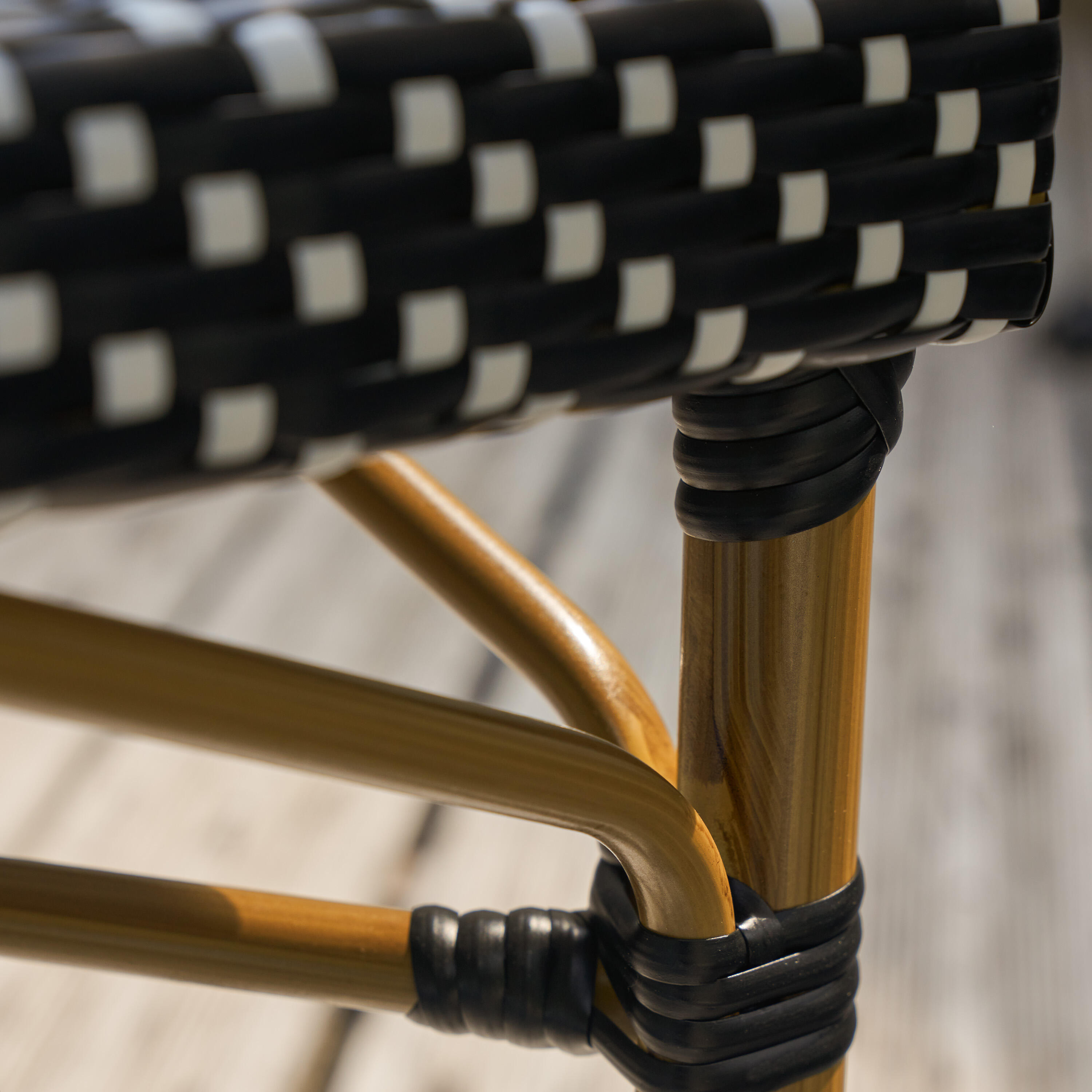 Mesa para jardim redonda 60 cm preto Naterial Paris - 19