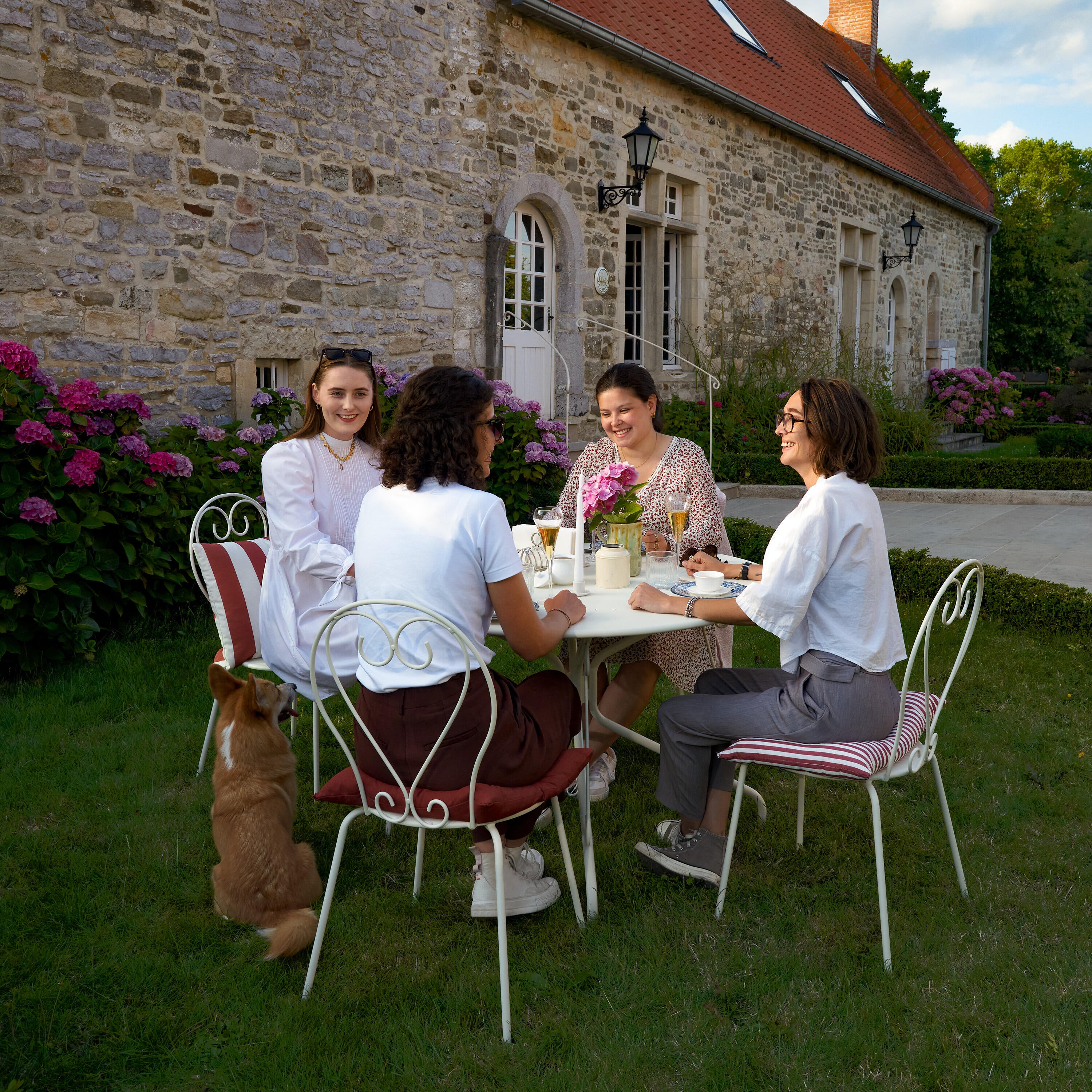 Mesa para jardim redonda 110 cm creme Naterial Romeo - 5