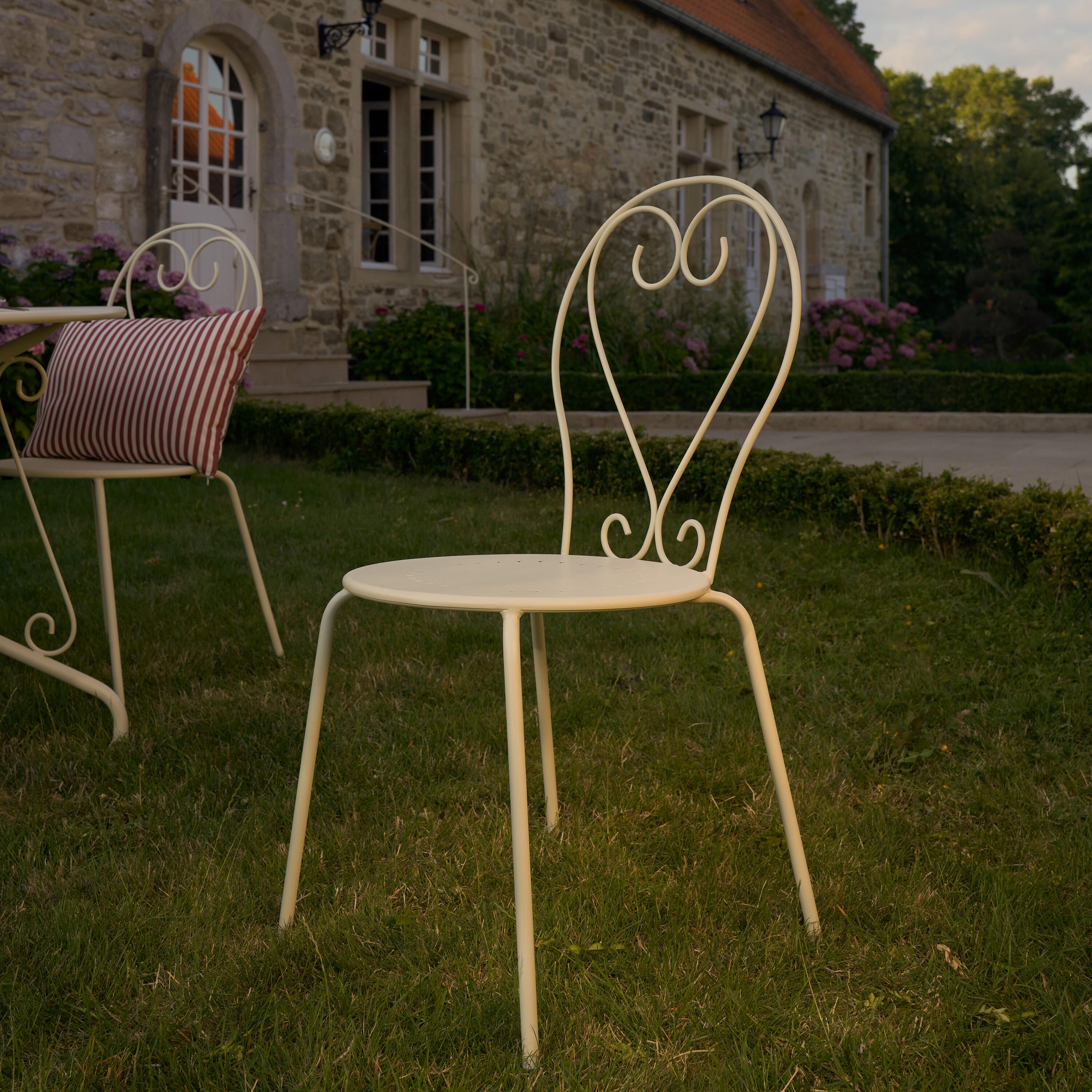 Chaise en acier crème Romeo NATERIAL - 2