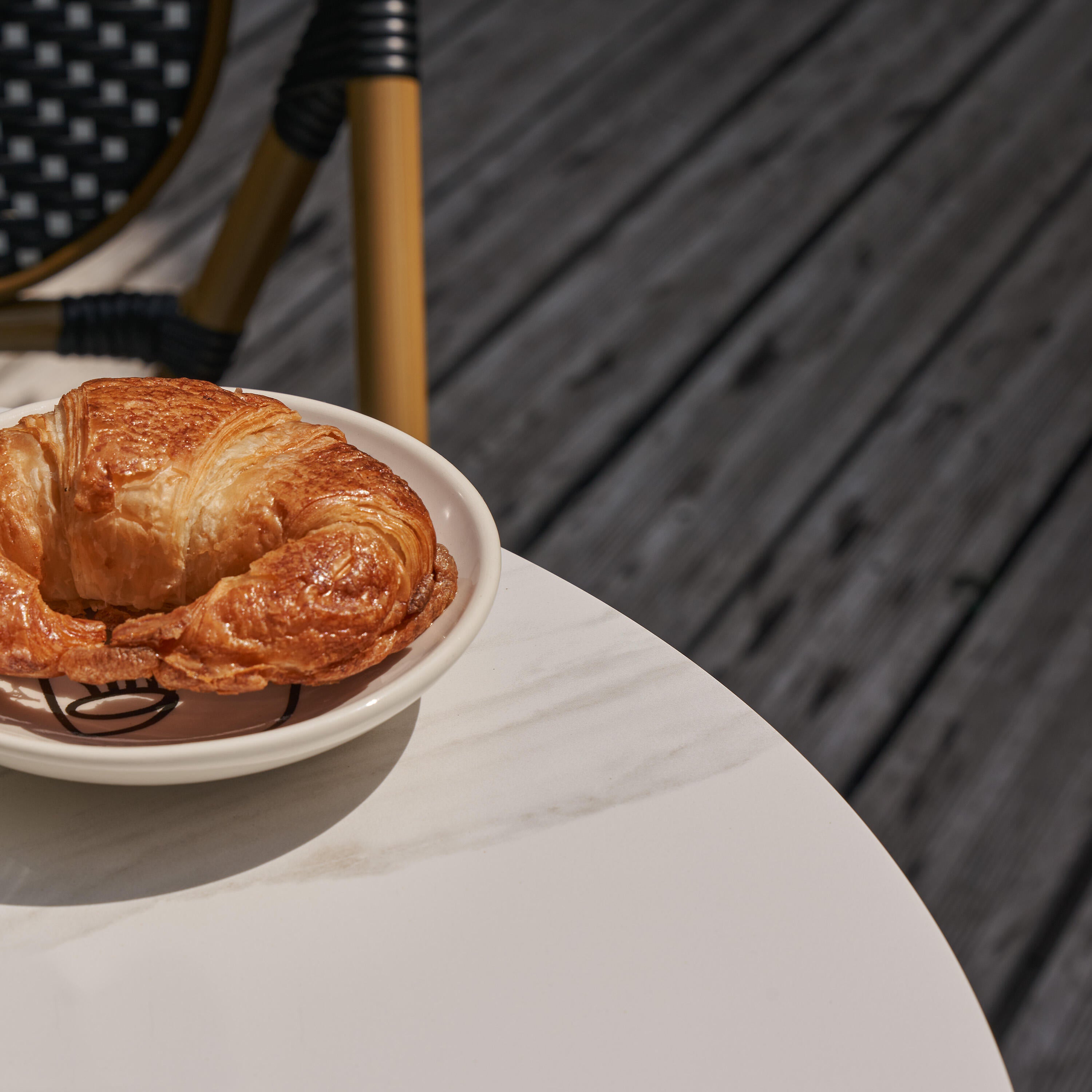 Mesa para jardim redonda 60 cm preto Naterial Paris - 4