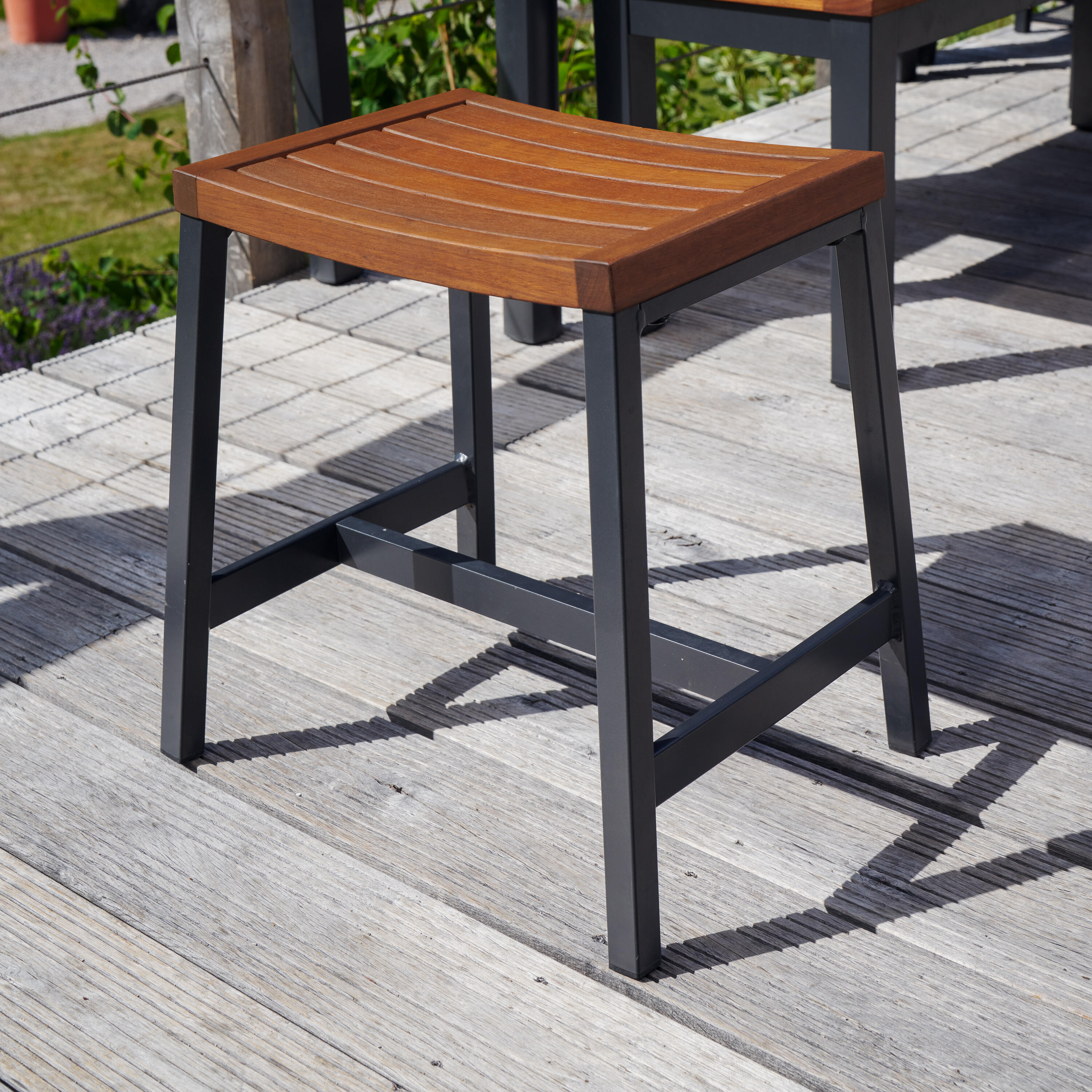 Lot de 2 tabourets de jardin NATERIAL Oris alu gris anthracite/bois eucalyptus - 3