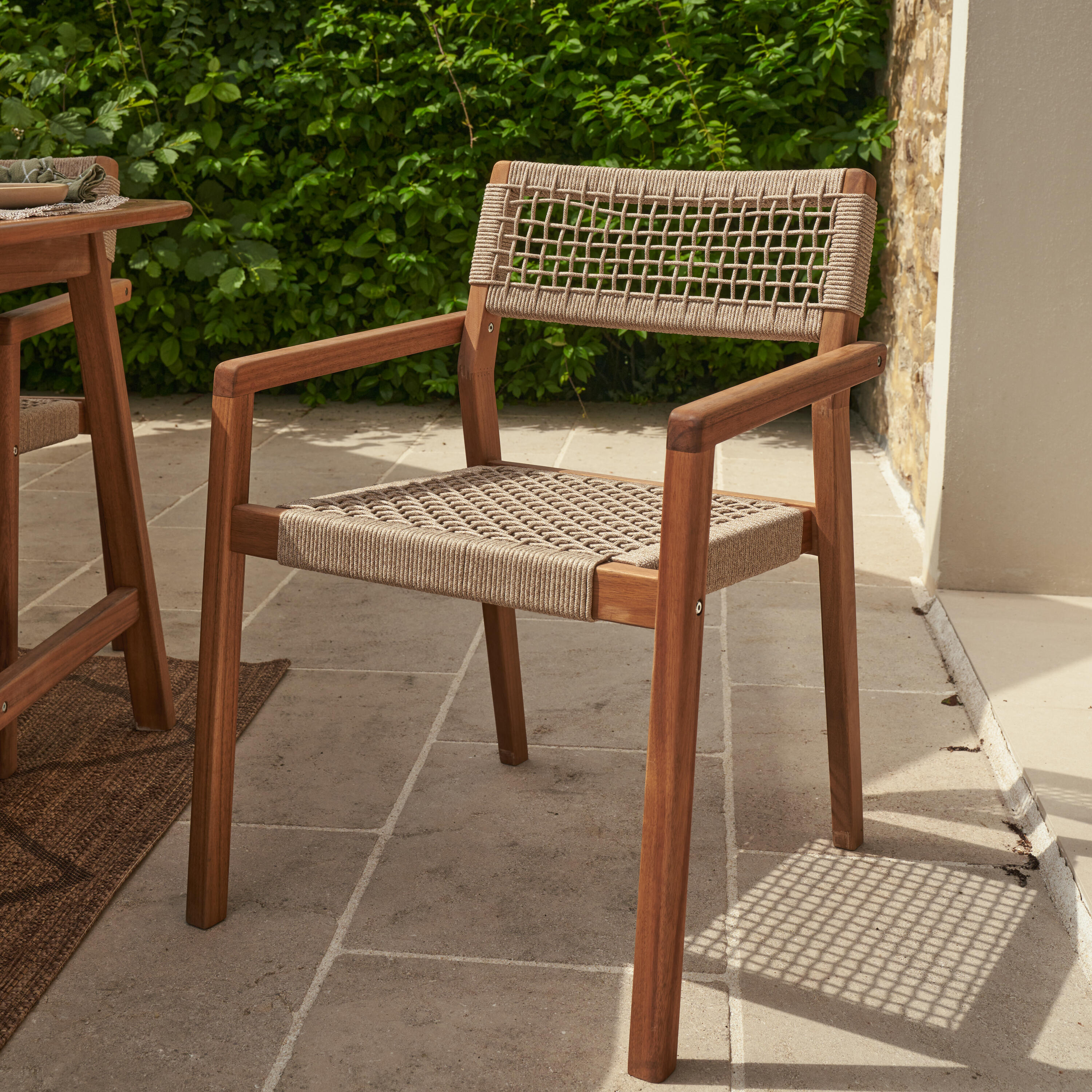 Sedia da giardino con braccioli Oasis NATERIAL, struttura in acacia legno, seduta in corda, 2 pezzi - 12