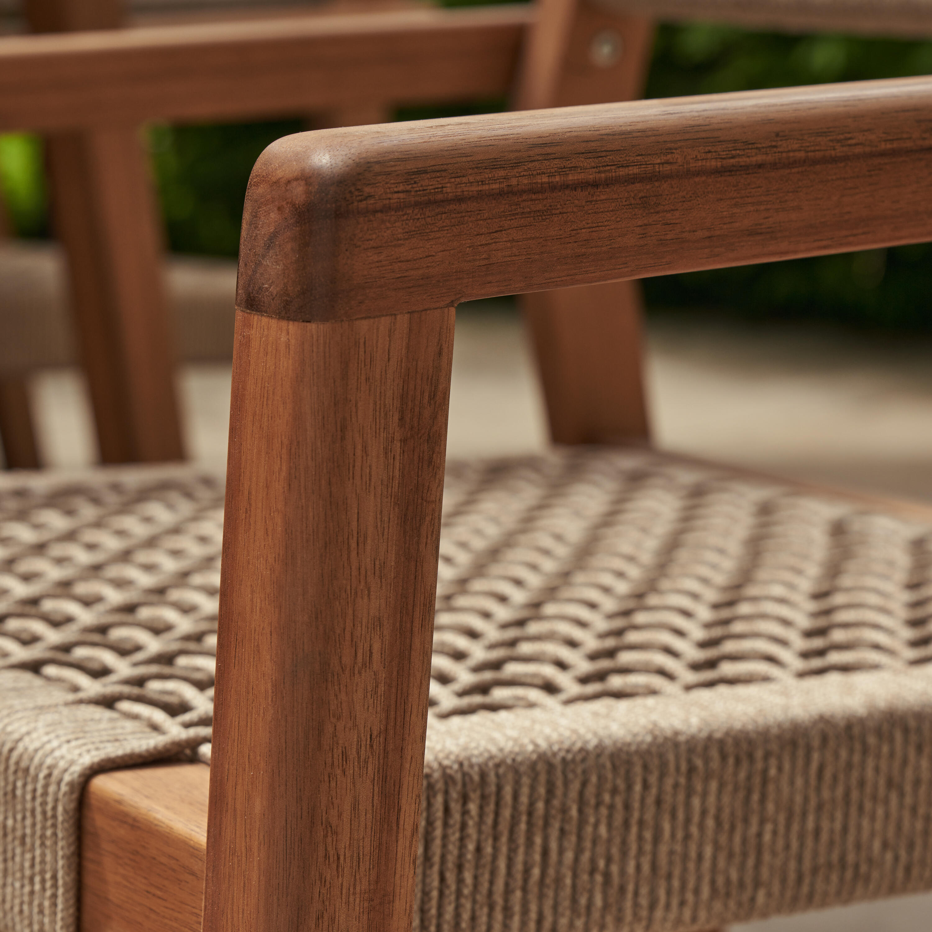 Sedia da giardino con braccioli Oasis NATERIAL, struttura in acacia legno, seduta in corda, 2 pezzi - 19