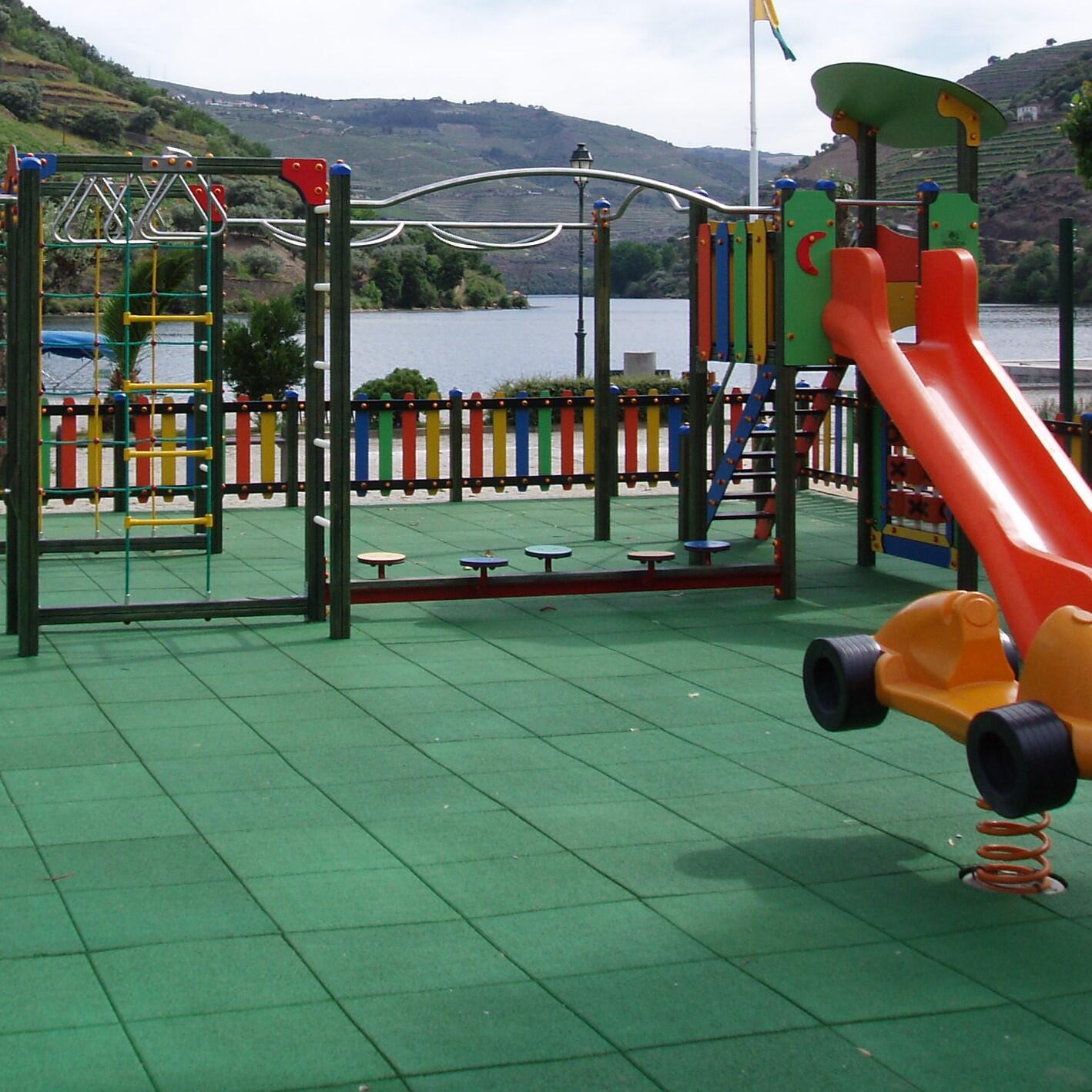 Pavimento de borracha SBR 50x50 CAUTCHU verde 43 MM - 3