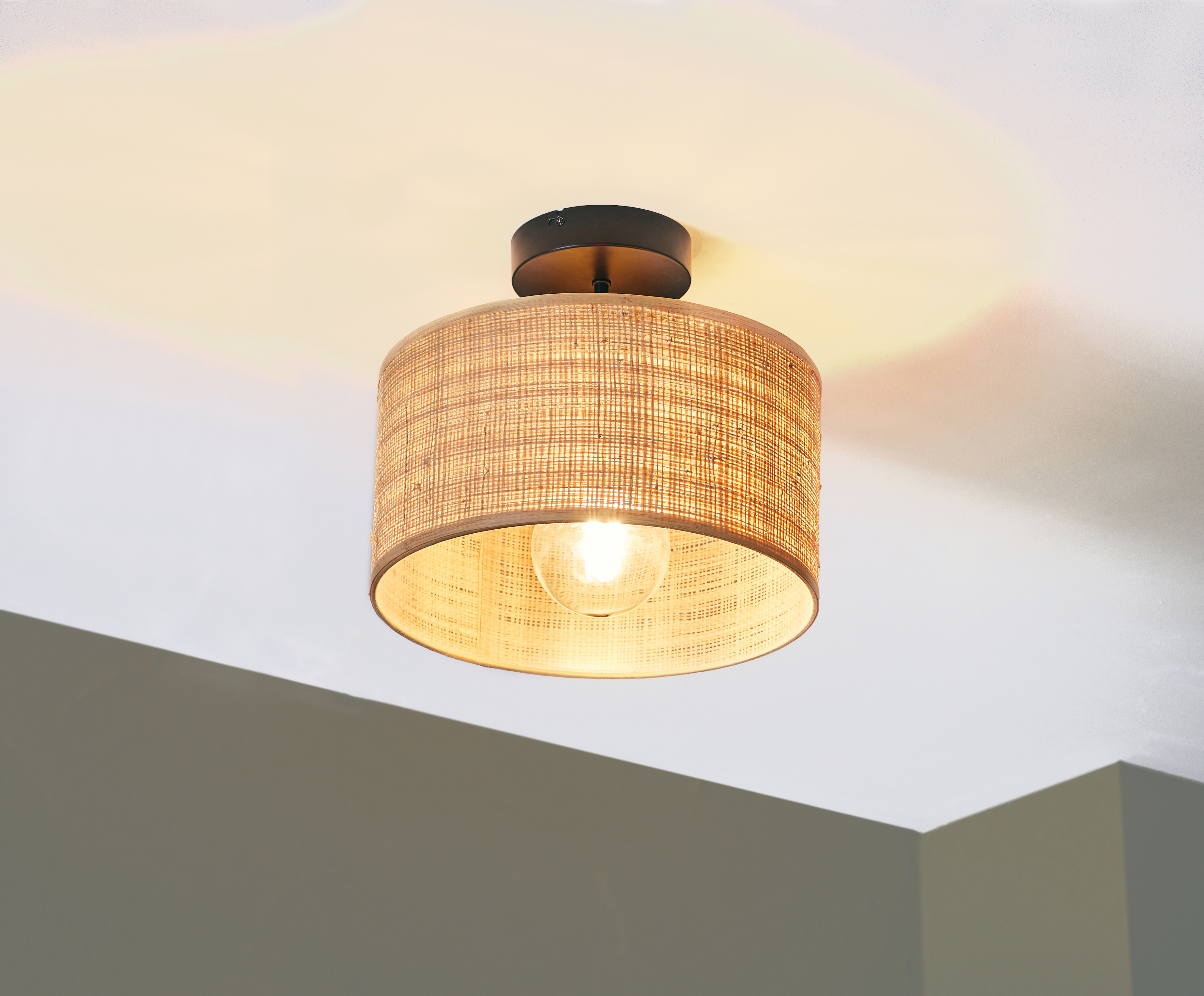 Lampa sufitowa Carvi czarna raffia E27 Inspire