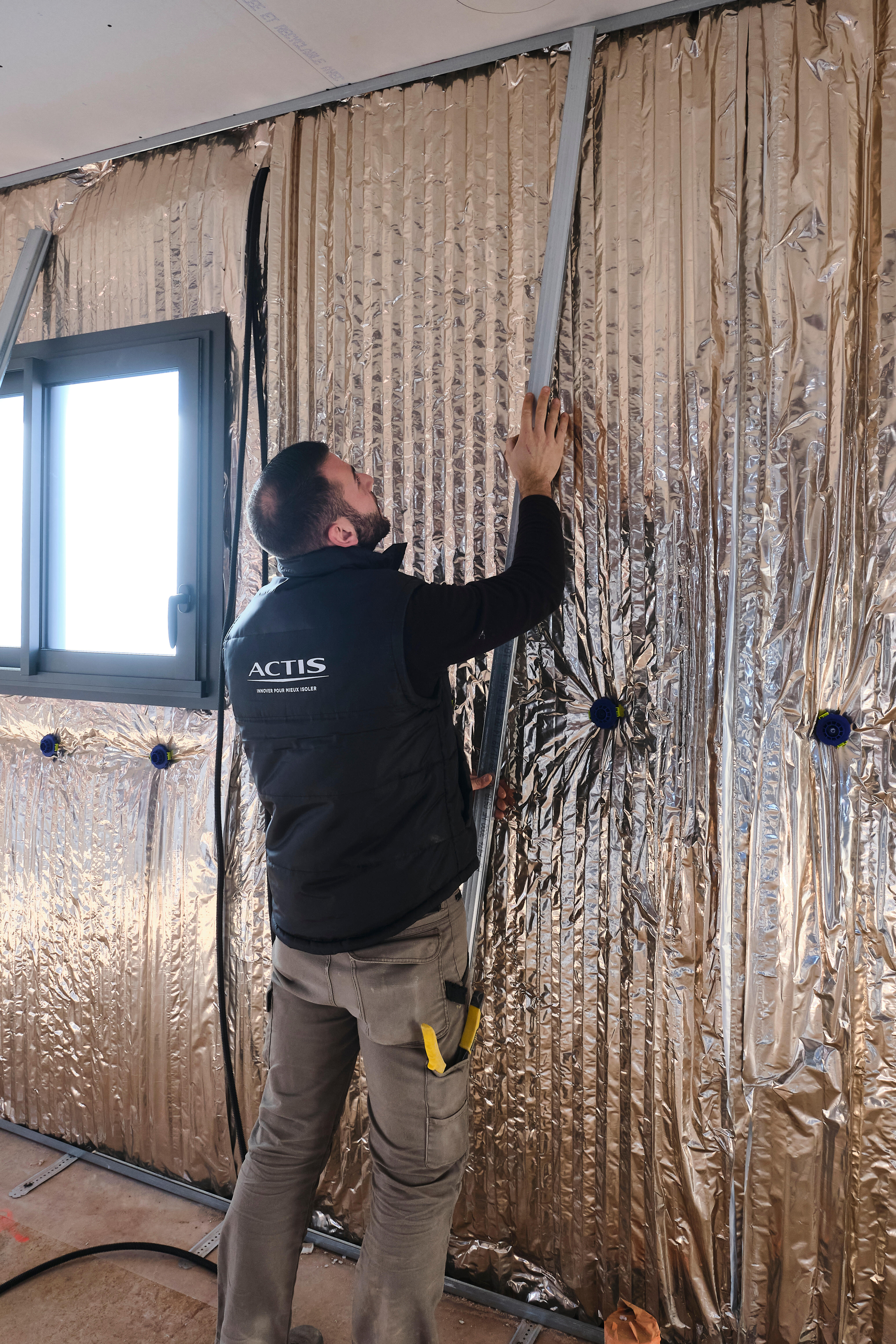 4 panneaux isolant réflecteur alvéolaire Hybris ACTIS Ep.105mm  2.7x1.2m R=4 - 3