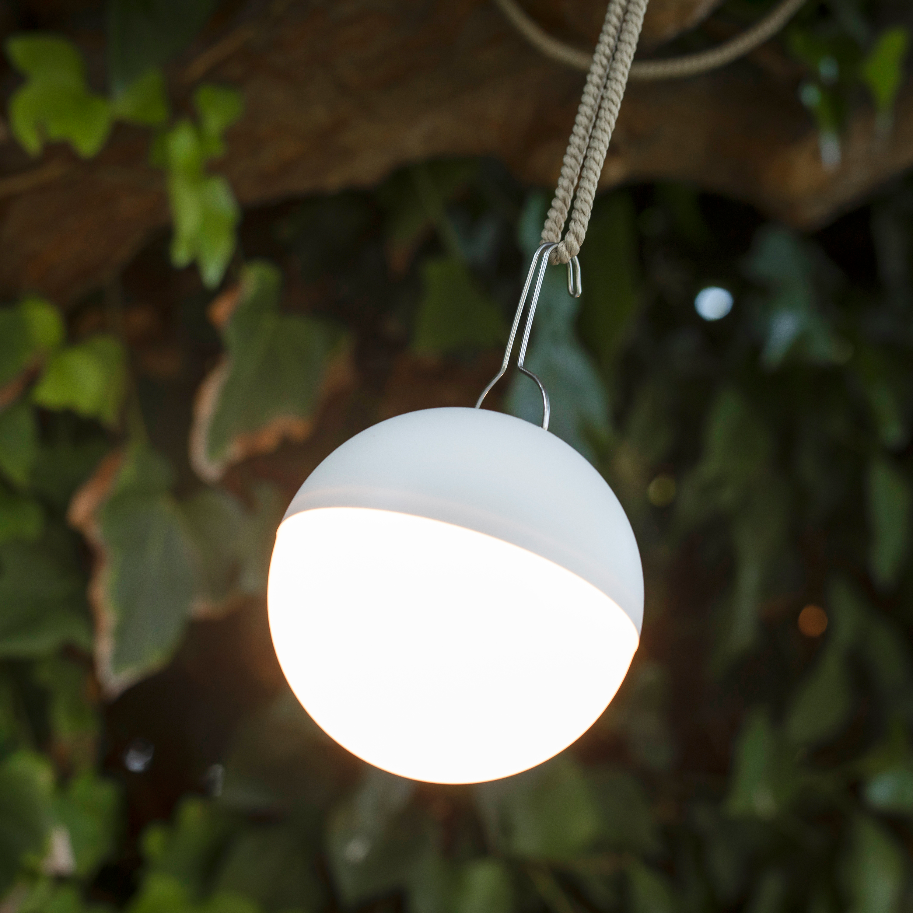 Boule lumineuse solaire et rechargeable, intensité variable, Caspe INSPIRE - 3