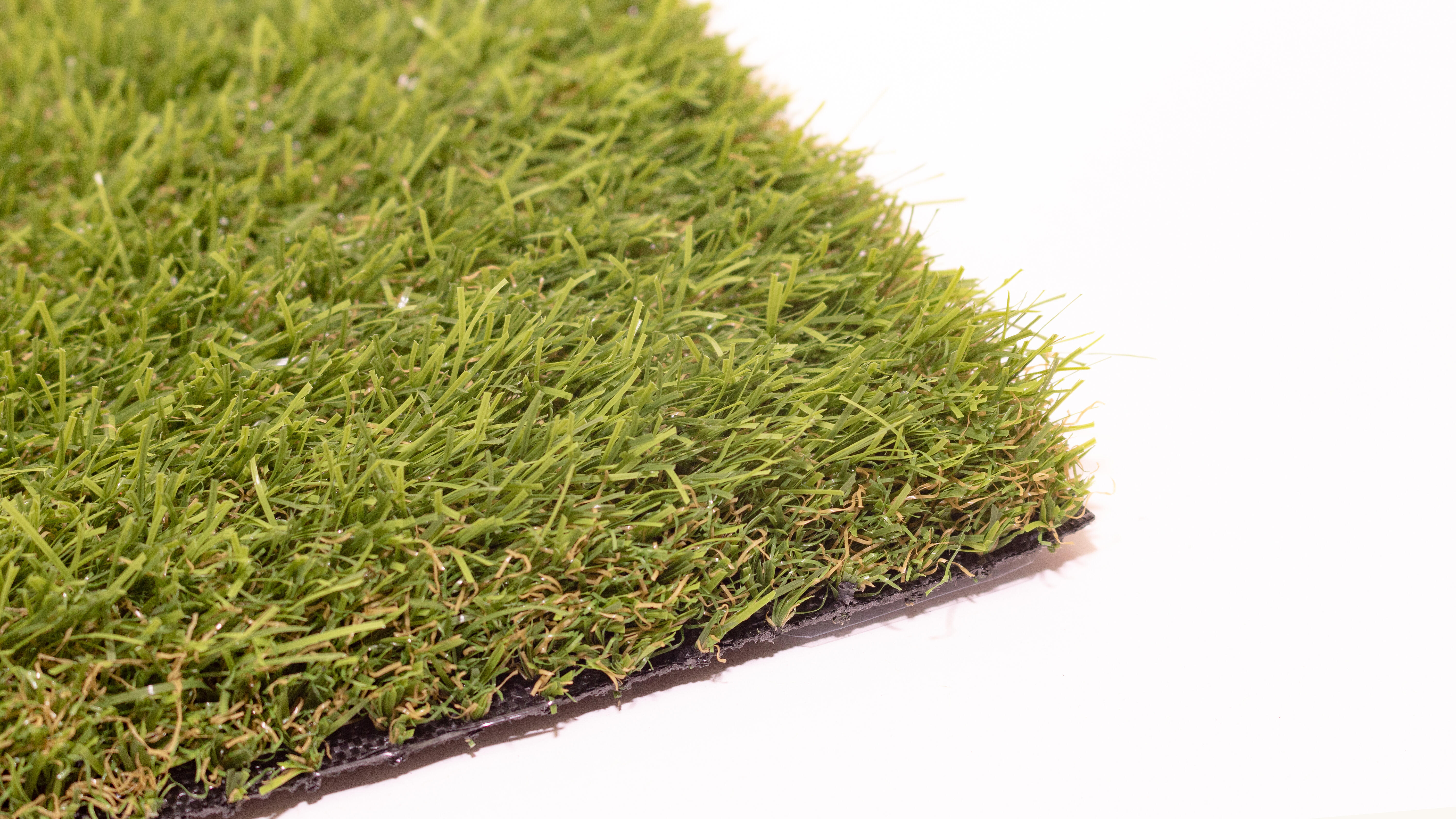 Rollo de césped artificial Laredo 2x5m 33 mm de altura de fibras y 27300 puntadas m² - 38