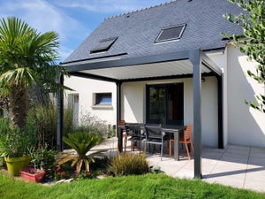 Pergola bioclimatique en aluminium Menea 4x3 motorisée noire