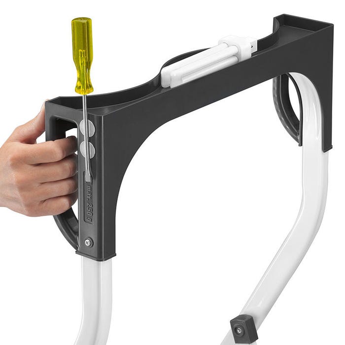 Marchepied escabeau 3 marches porte outil pratique Hailo