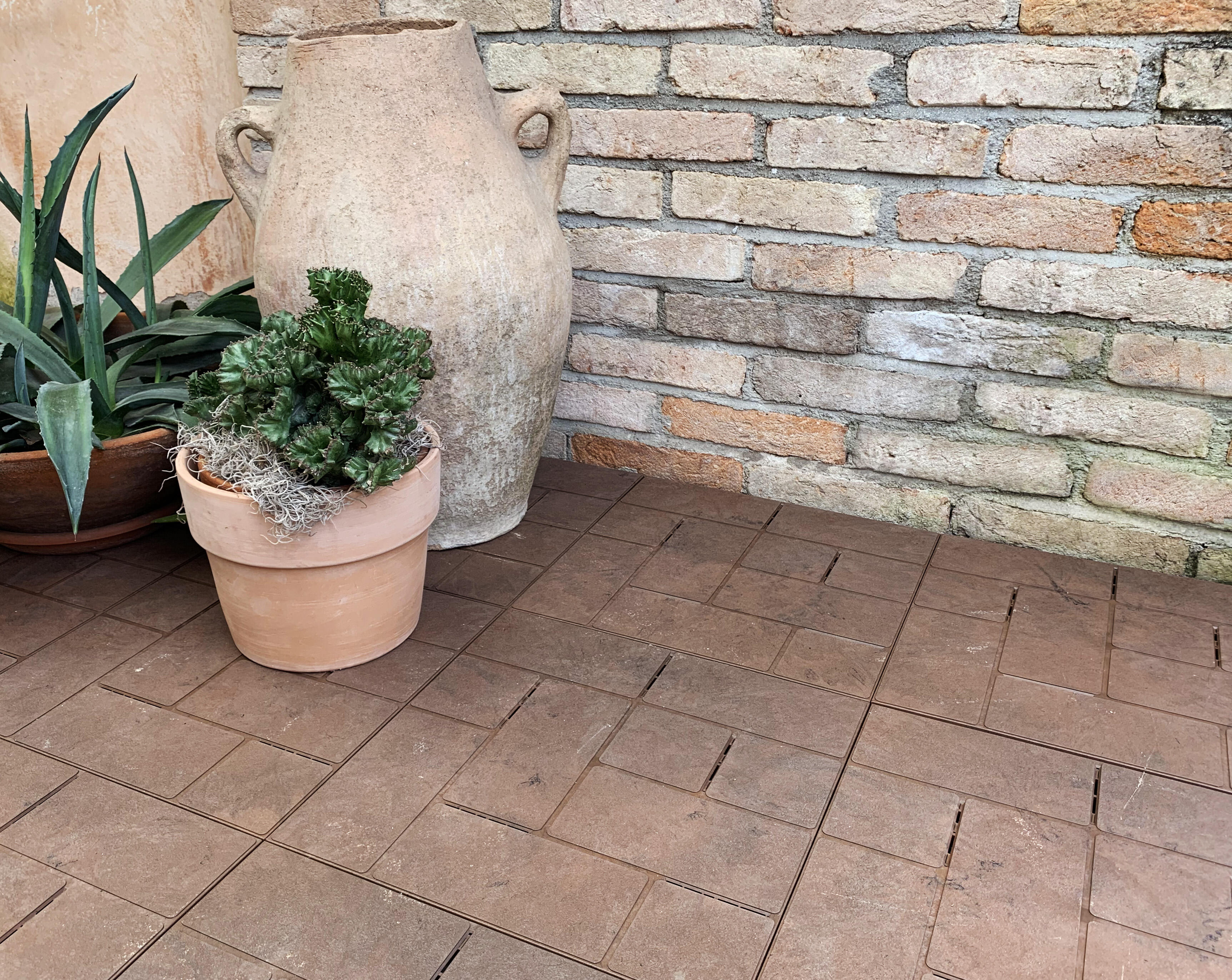 Baldosa encajable composite 38 x 38 cm y 25 mm rojo onek