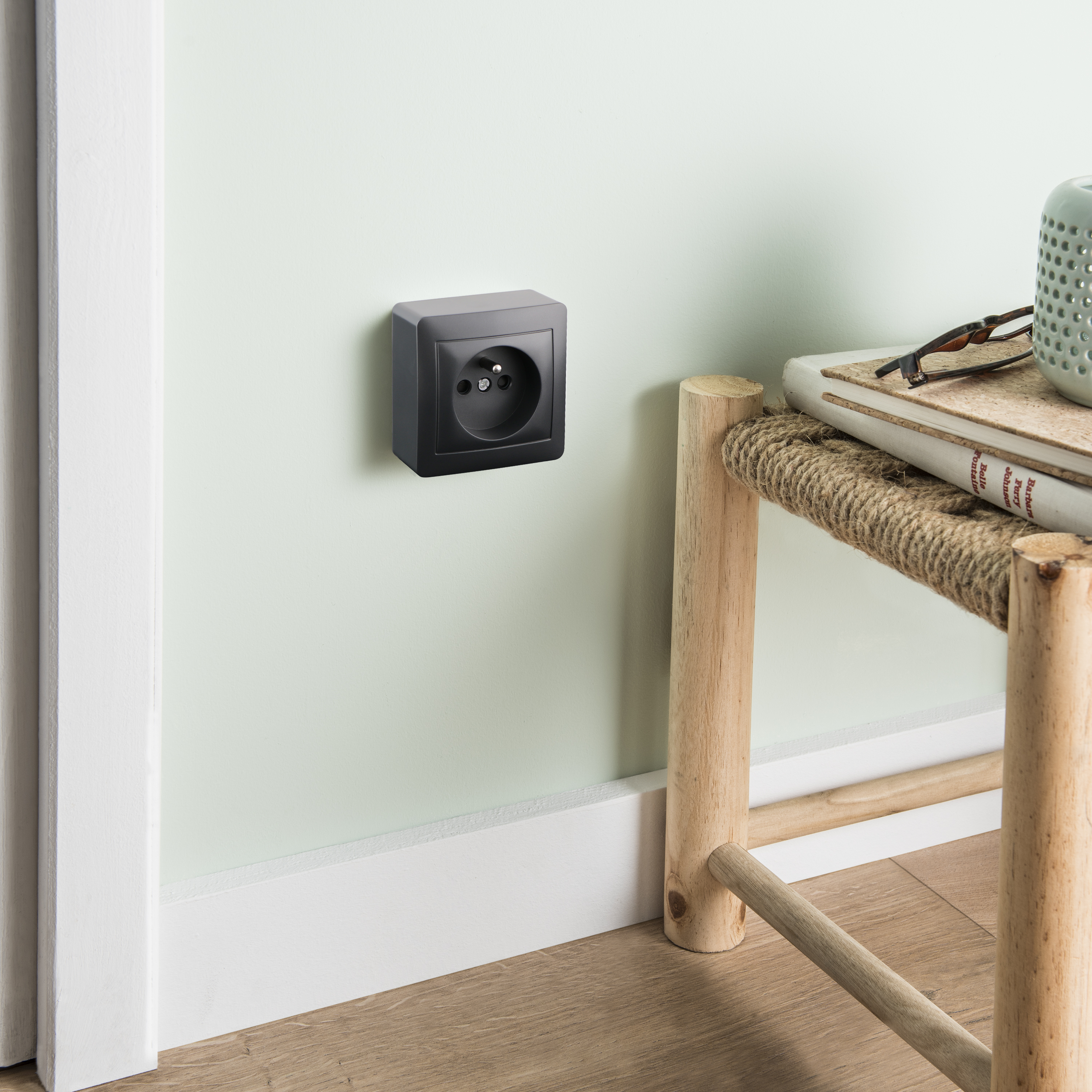 Prise avec terre saillie complet Surface, LEXMAN anthracite - 5