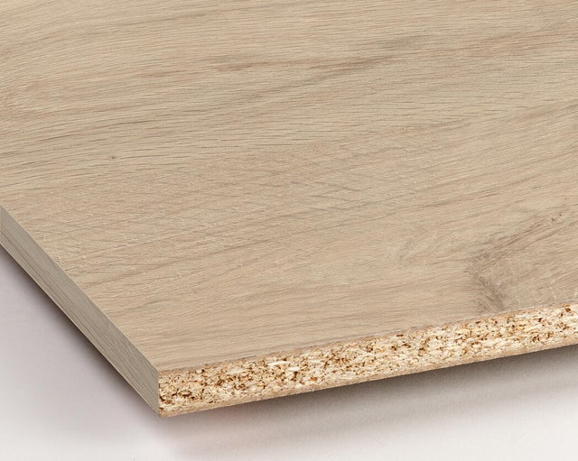 Tablero de aglomerado Roble Aurora 2 cantos de 59.7x244cm y 16mm de espesor