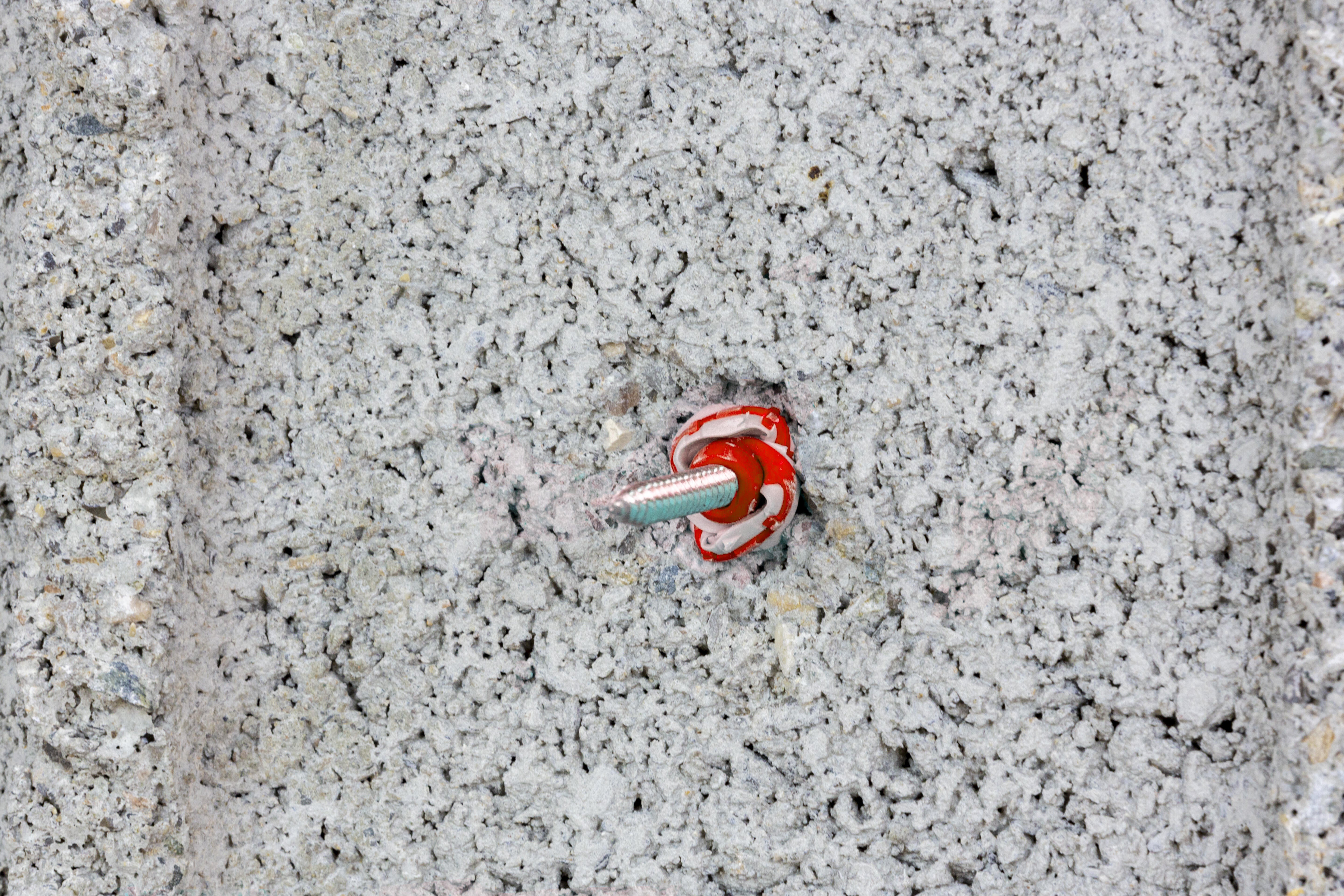 Lot de 40 chevilles MX RED HEAD, Diam.6 x 37mm + vis TR Diam.4 x 45mm - 2