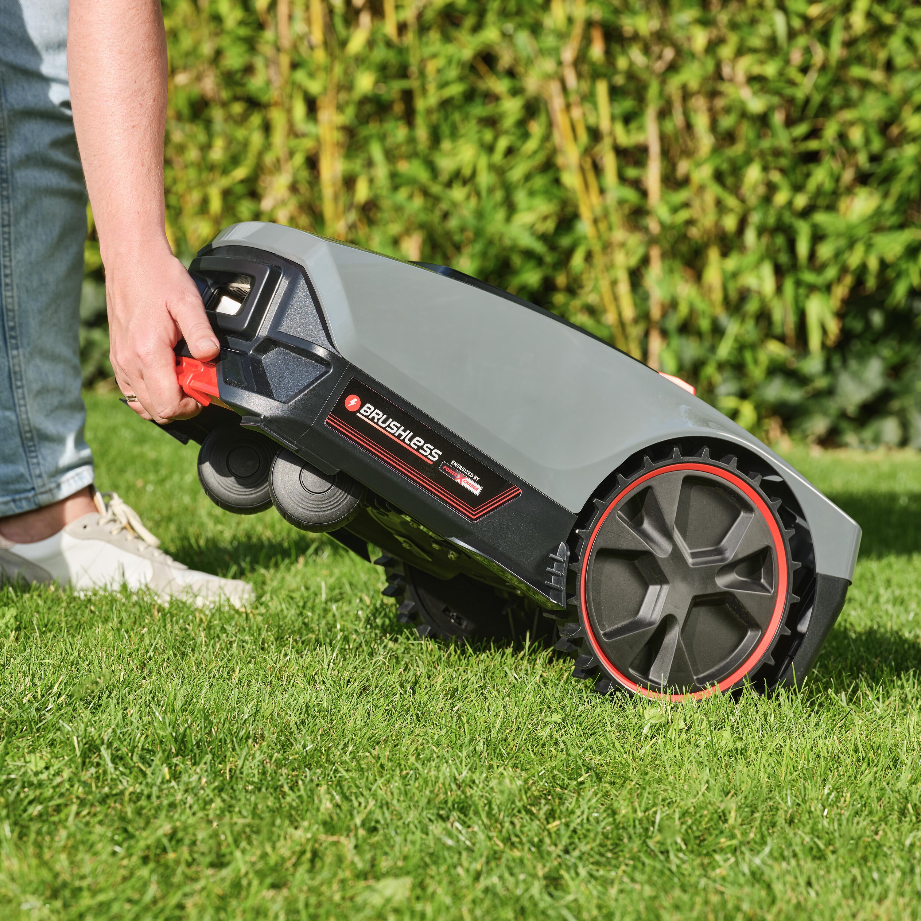 Robot tagliaerba STERWINS con filo perimetrale larghezza di taglio 18 cm - 11