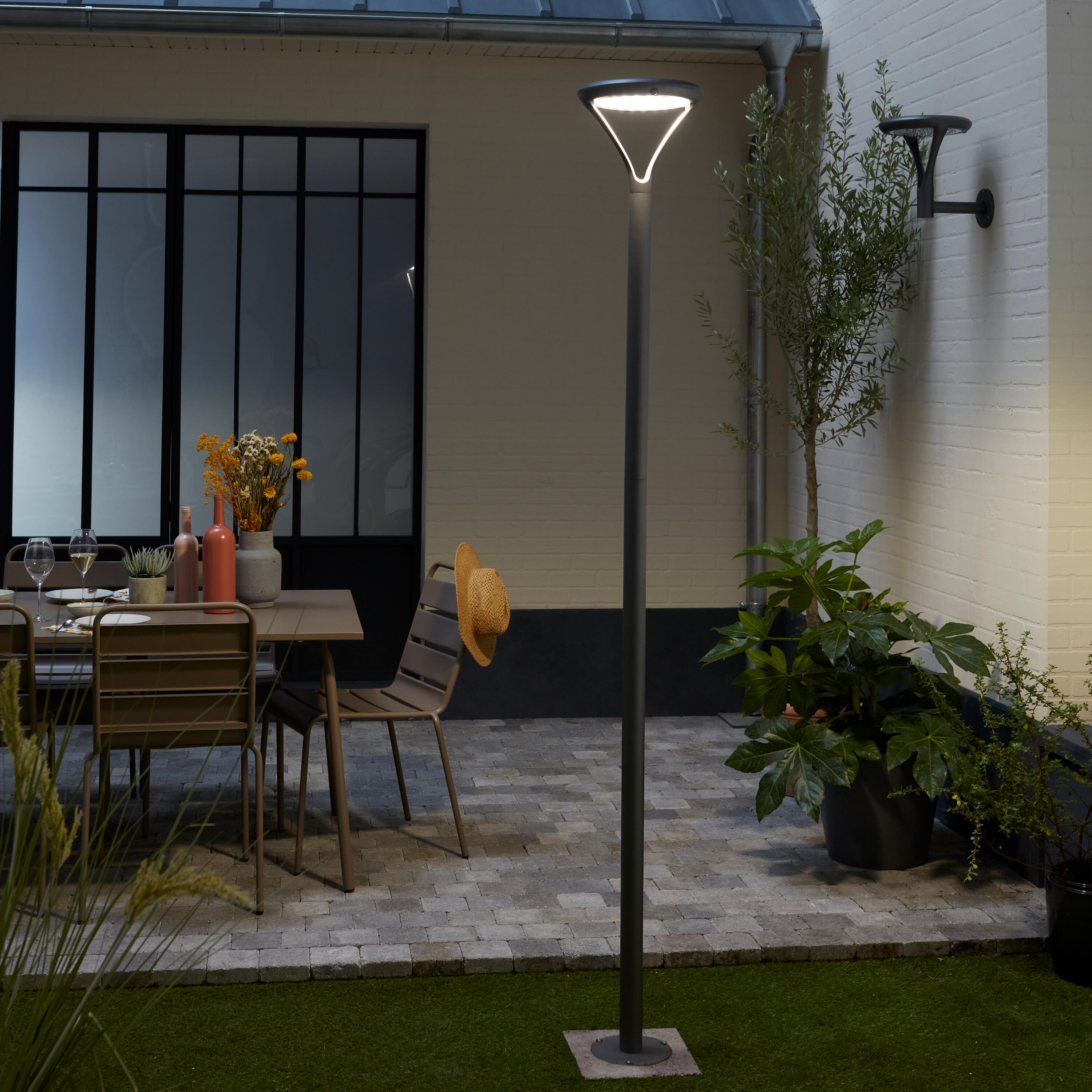 Lampadaire solaire à détecteur 2000 Lm, blanc neutre, Bermeo anthracite INSPIRE - 4