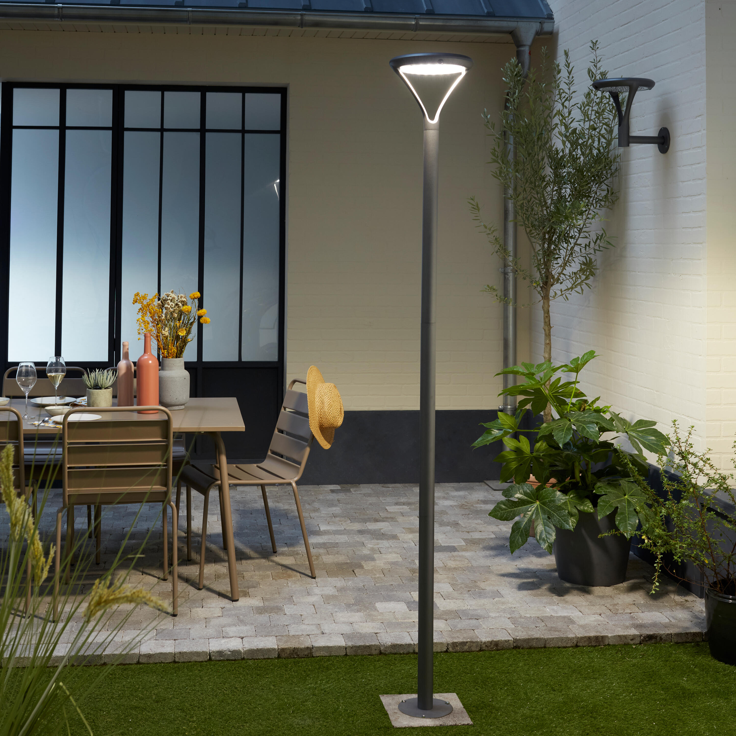 Lampadaire solaire à détecteur 2000 Lm, blanc neutre, Bermeo anthracite INSPIRE - 3