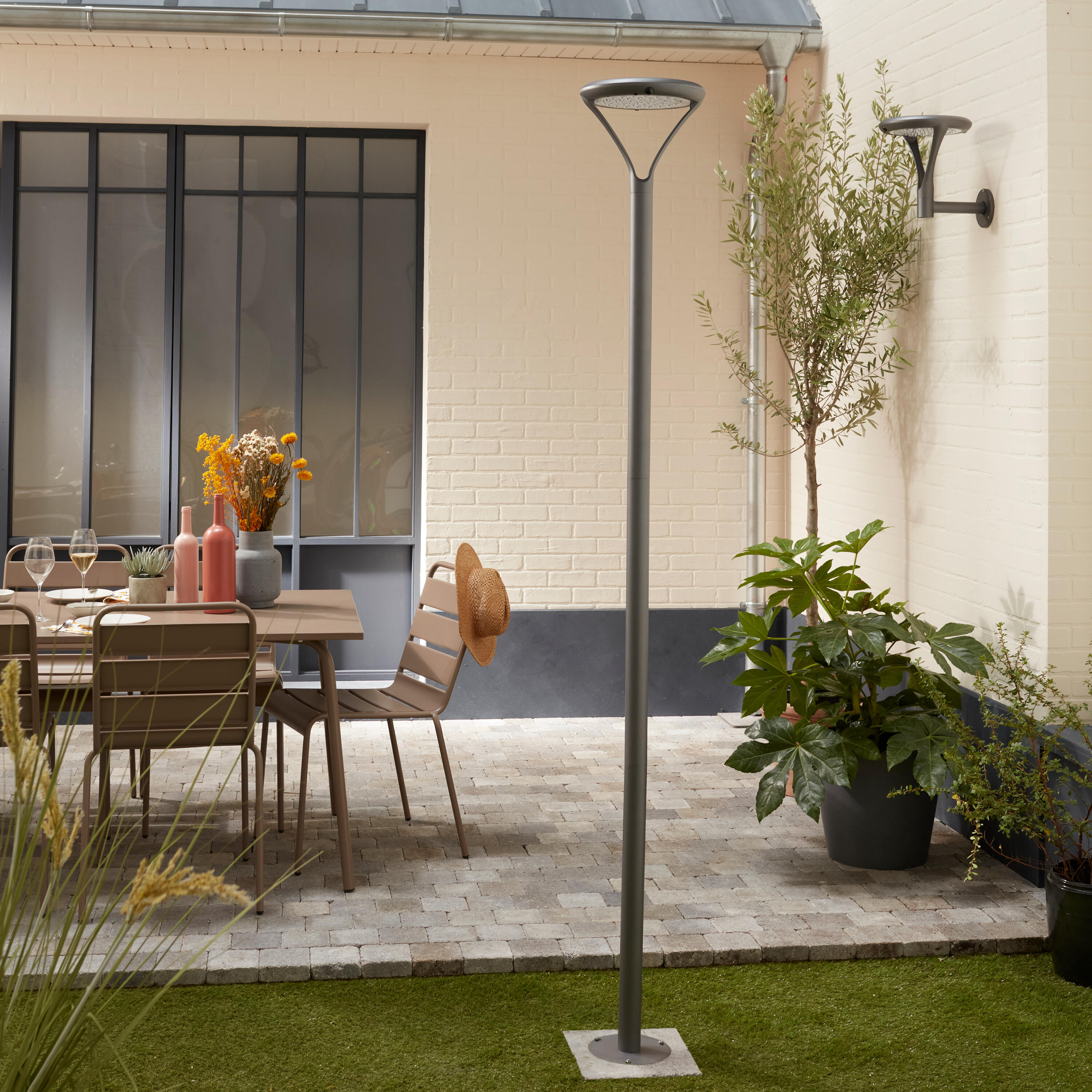 Lampadaire solaire à détecteur 2000 Lm, blanc neutre, Bermeo anthracite INSPIRE - 2