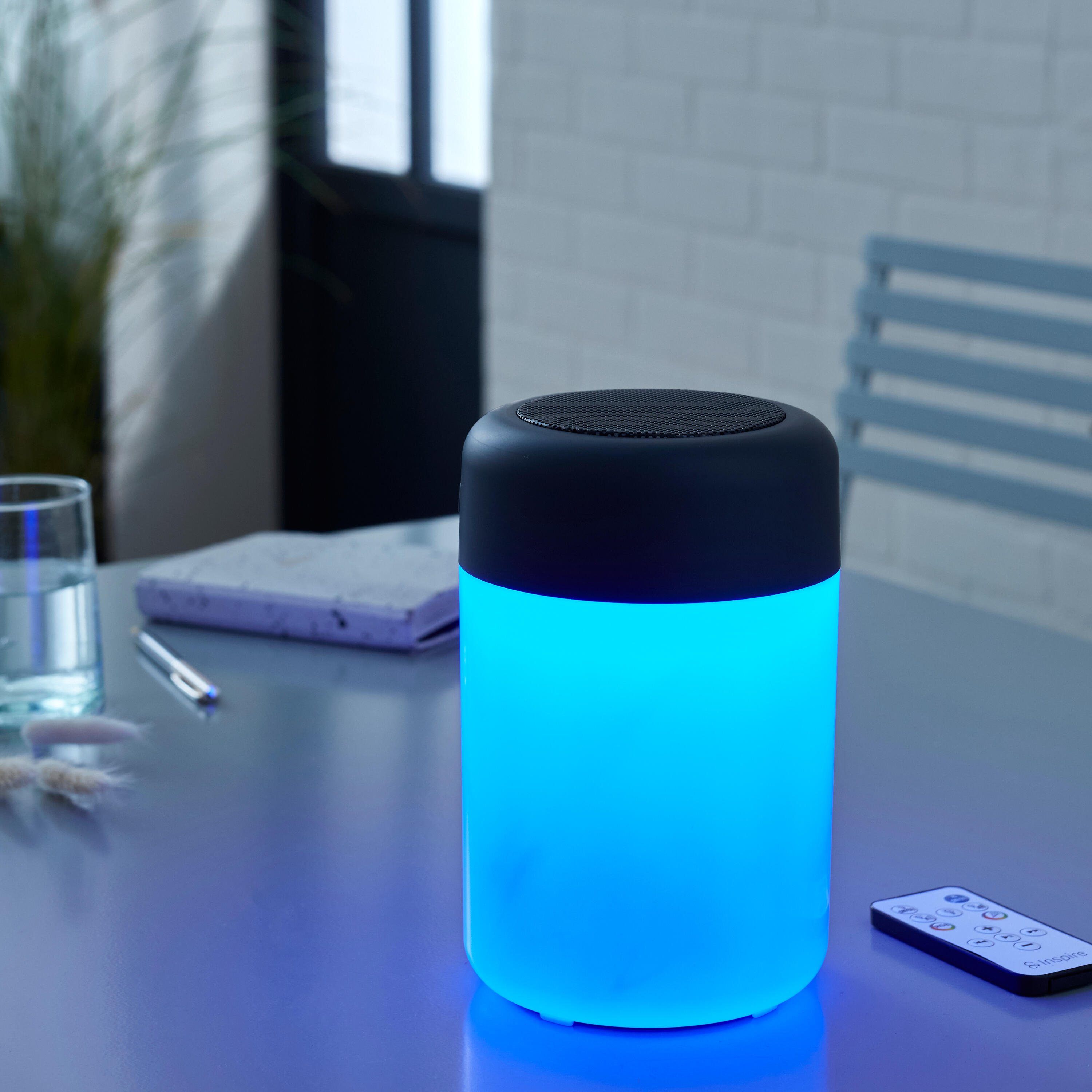 Lampe enceinte bluetooth, changement de couleurs, 300 Lumen, Lojo noir INSPIRE - 8