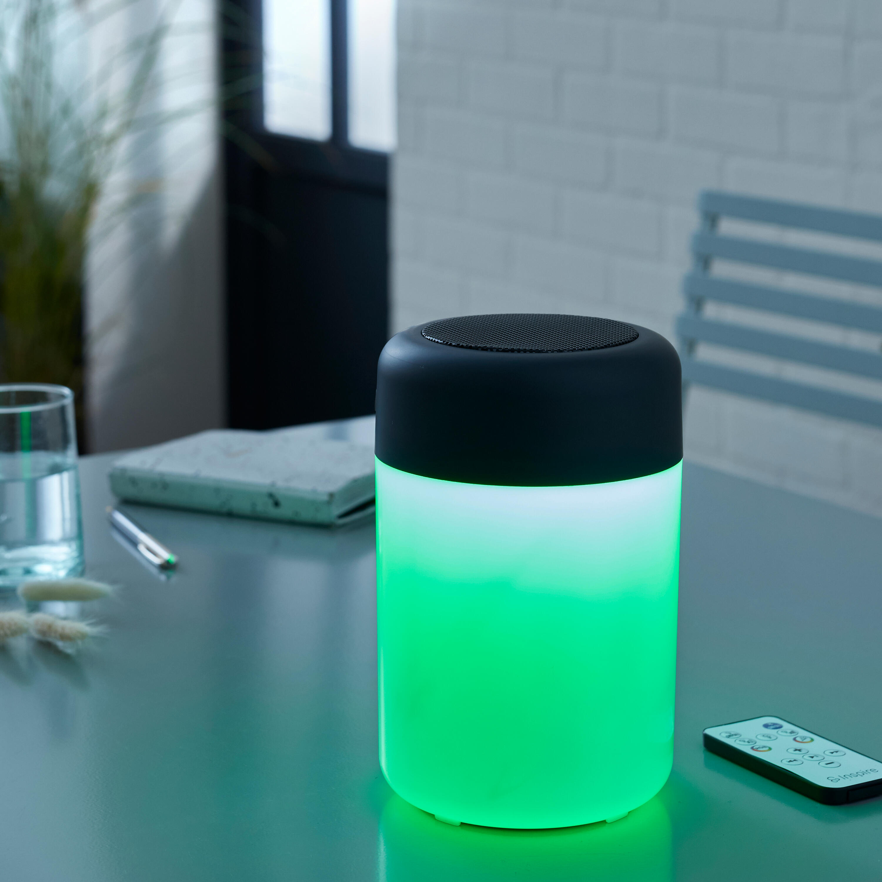 Luz LED Lojo Curly INSPIRE 300 lm blanco con altavoz IP54 - 6