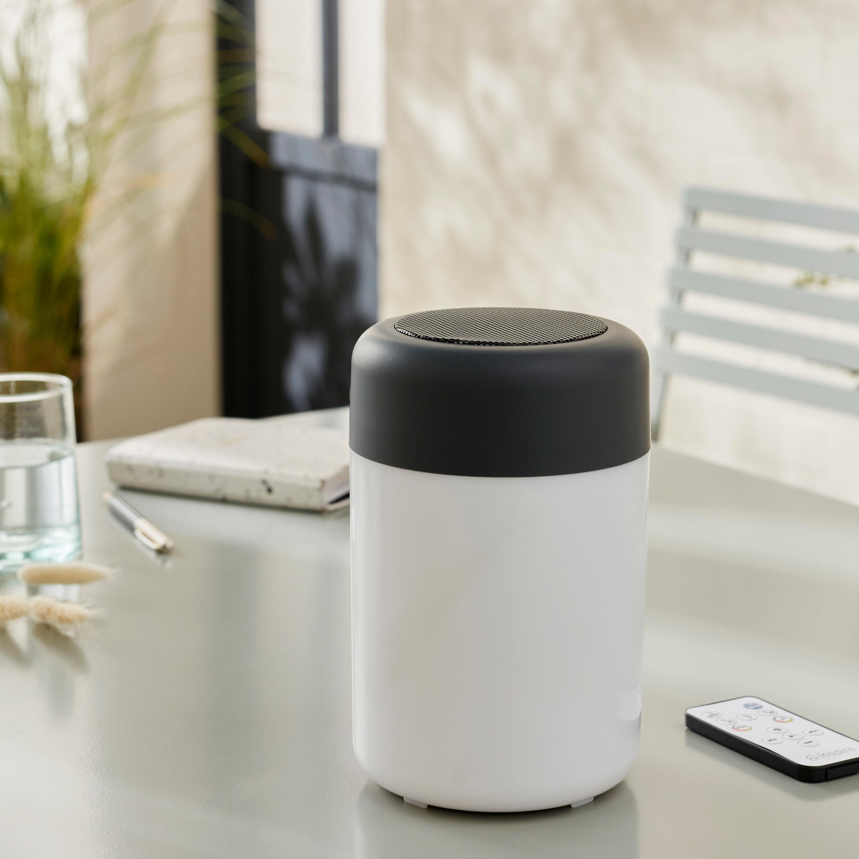 Lampe enceinte bluetooth, changement de couleurs, 300 Lumen, Lojo noir INSPIRE - 2