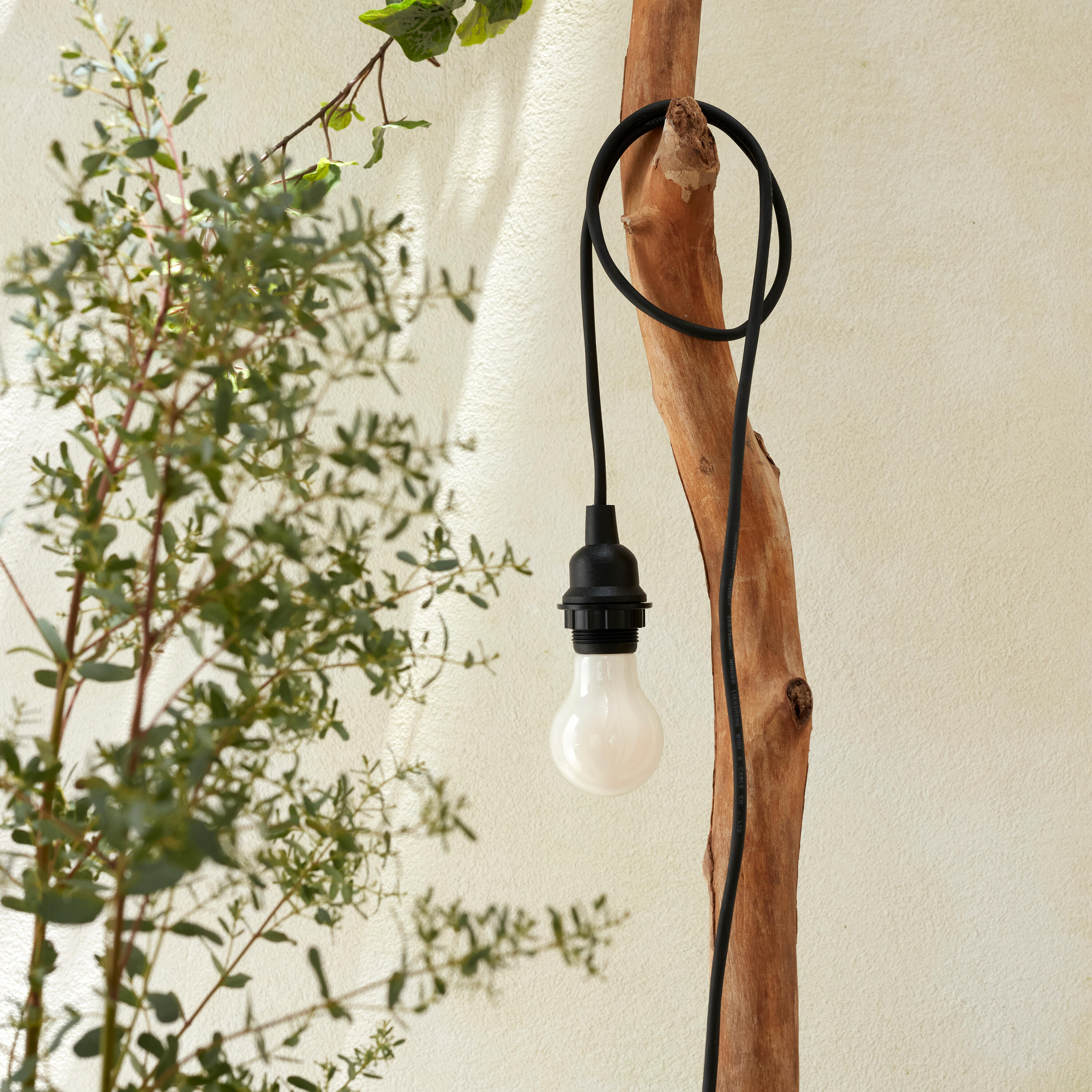 Suspensão Lugo E27 1 luz 3M IP44 preto Inspire - 4