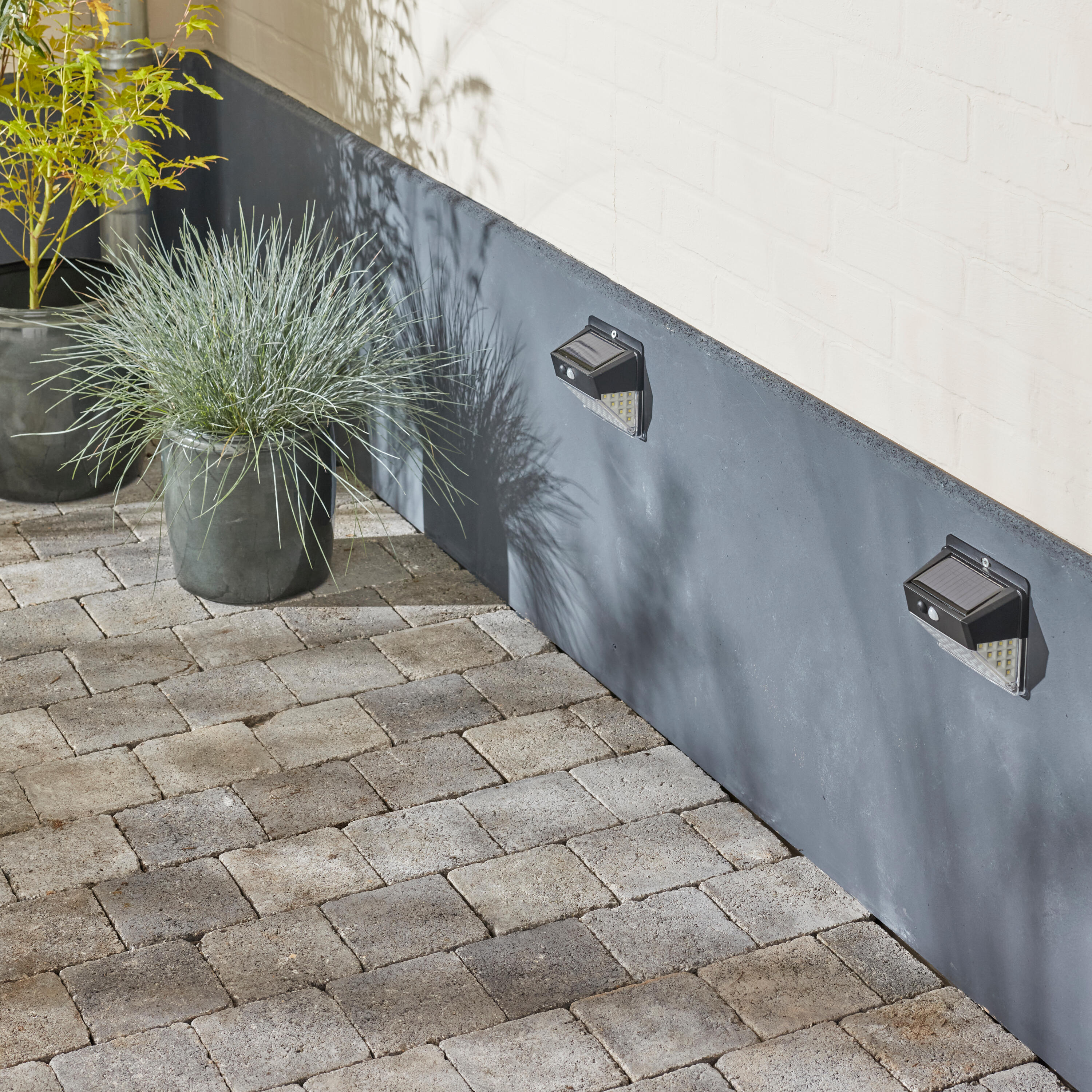 Pack de 2 apliques solares de exterior luz LED blanco frío OS-A148X2 negro con sensor crepuscular y detector de movimiento IP44 - 2