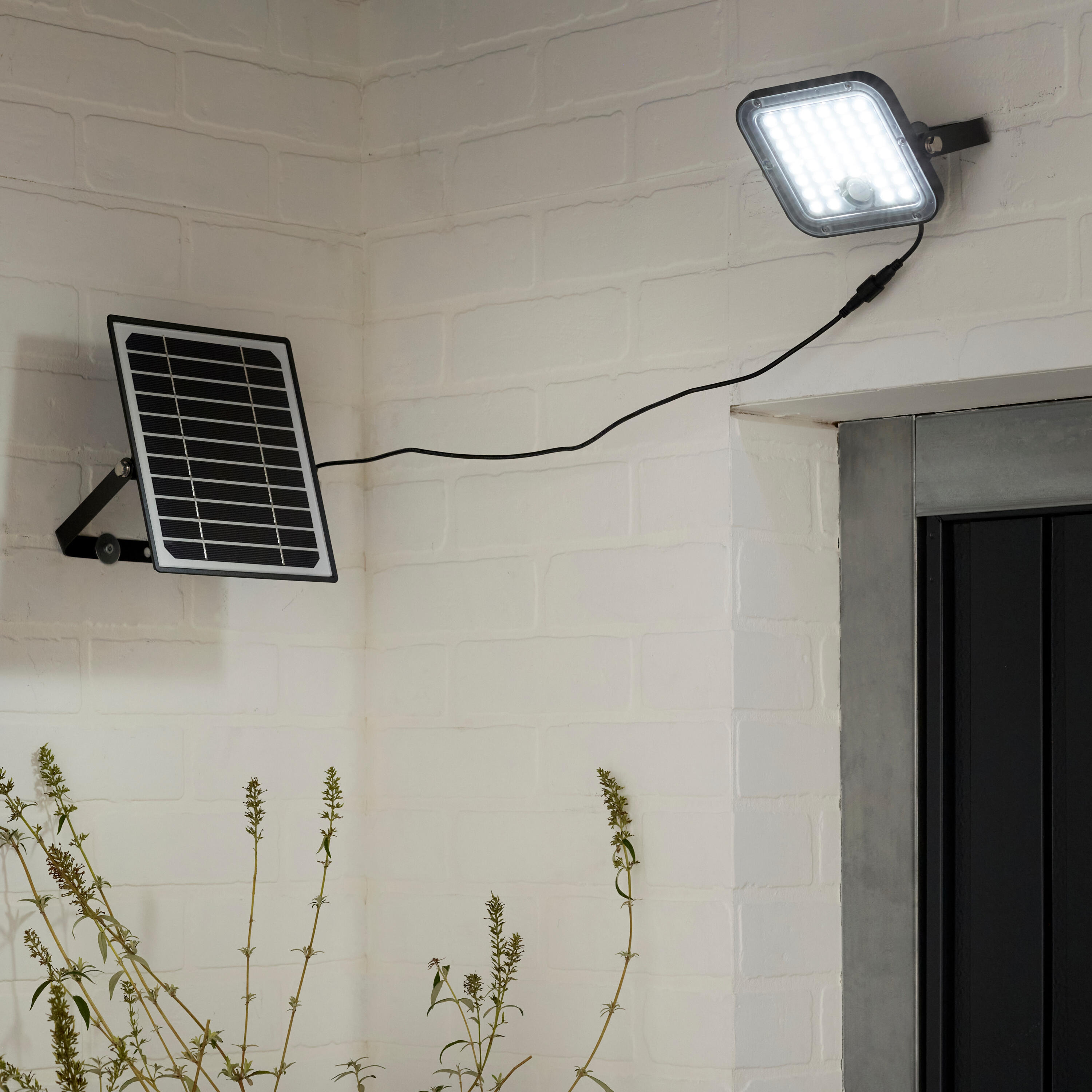 Projecteur extérieur solaire à détecteur 1600 Lumen Twice noir INSPIRE - 3