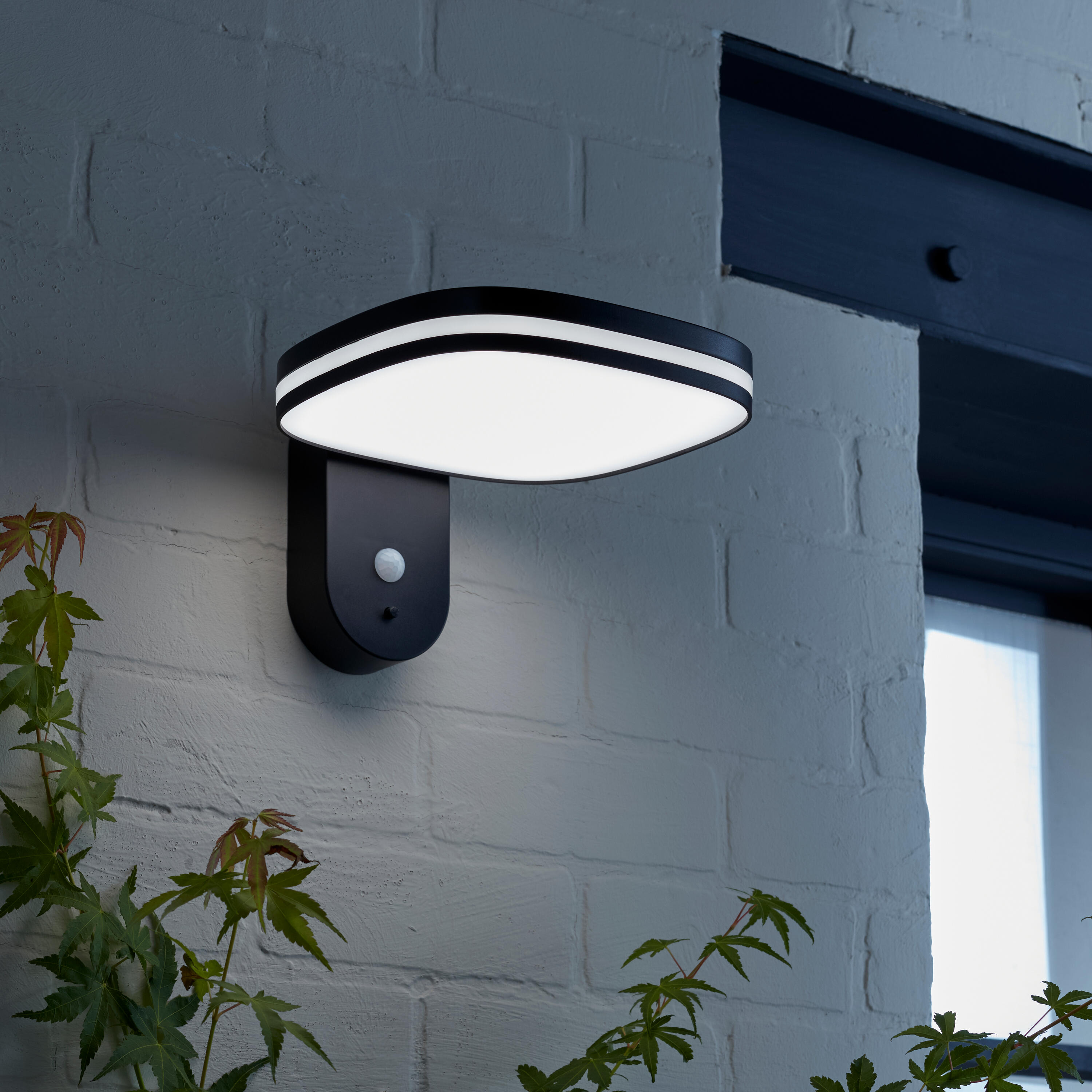 Applique solaire inclinable Baquio 900 Lumen, blanc neutre, noir INSPIRE - 4