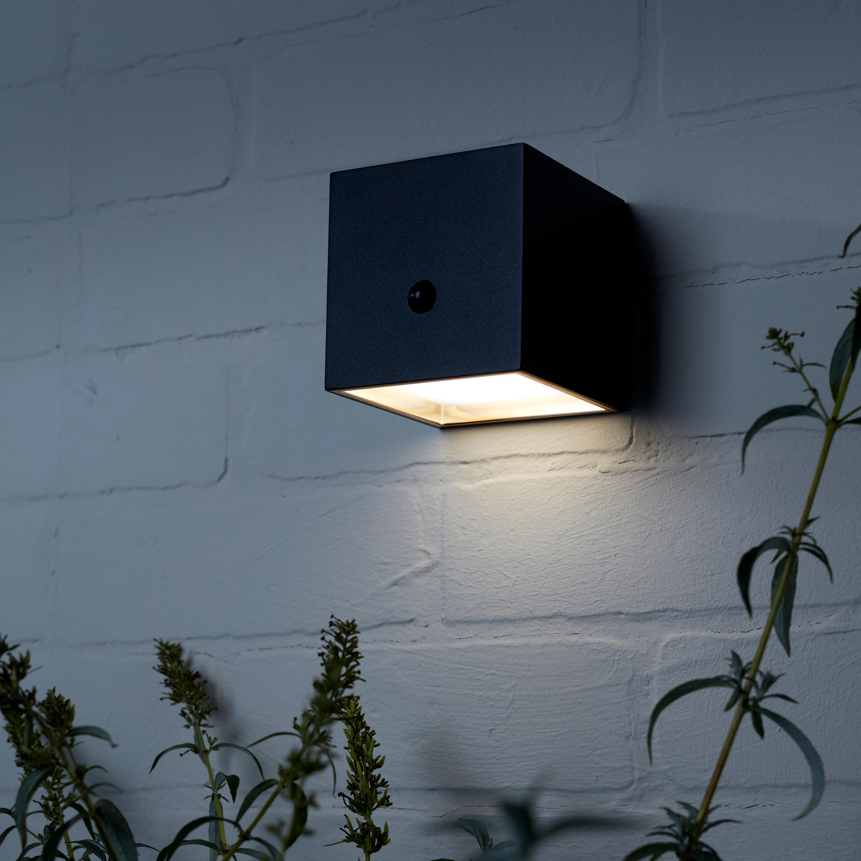 Candeeiro de parede solar Gerez 450 lm 4000k ip54 preto Inspire - 9