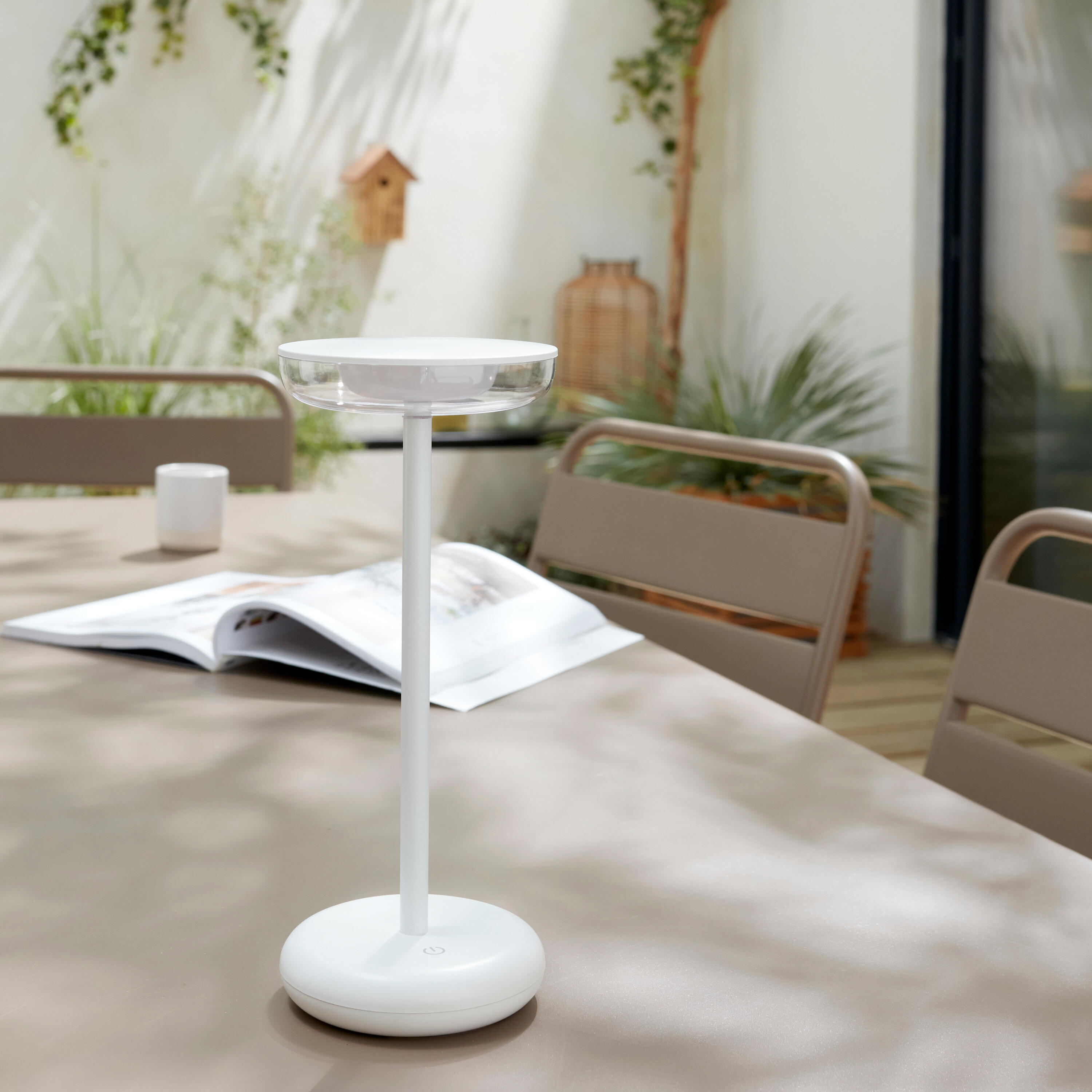 Lámpara de mesa LED Natalia INSPIRE con estructura blanca luz cálida 3000K de pilas - 3