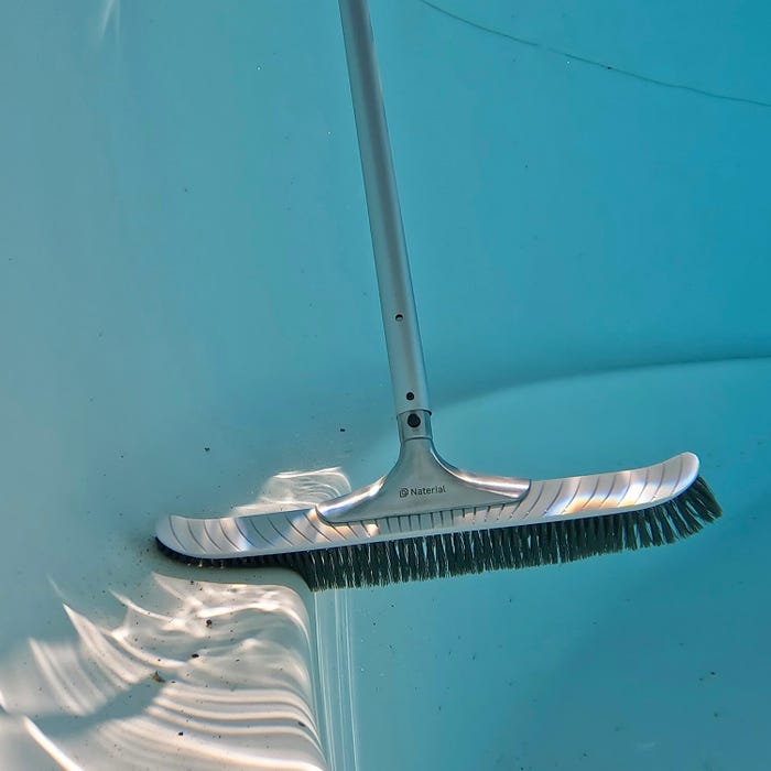 escova_natação_piscina_natorial_walls