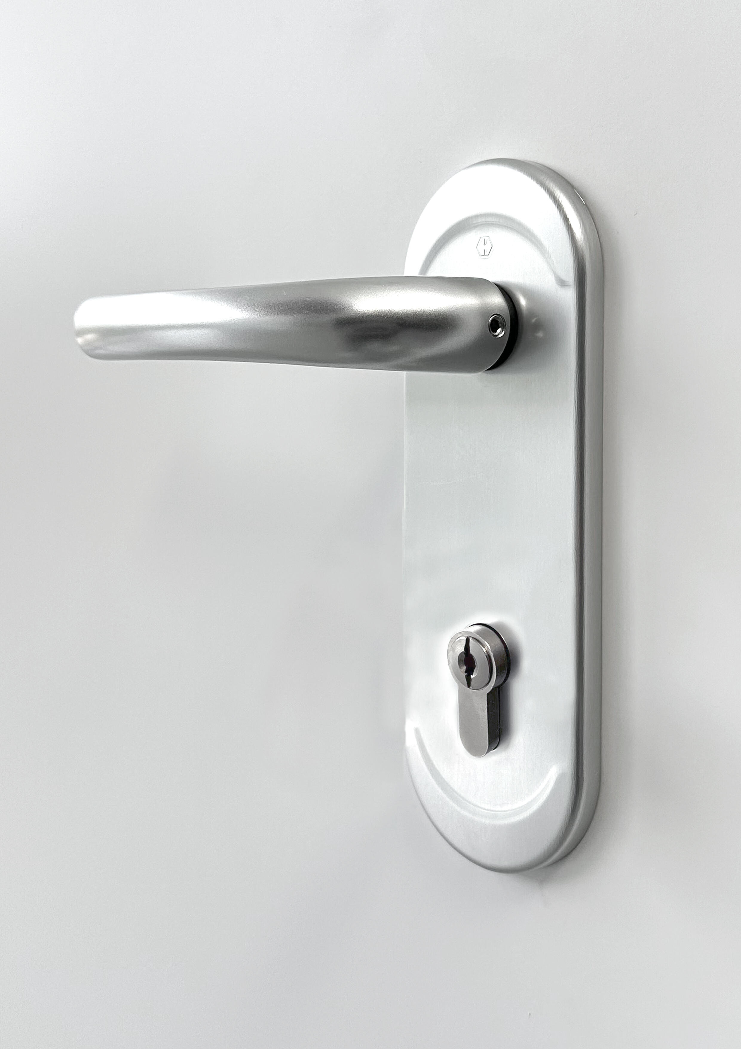 Puerta de entrada acorazada serie Omega dos cuadros roble / interior Lucerna fresada blanco apertura izquierda 204x84cm - 20