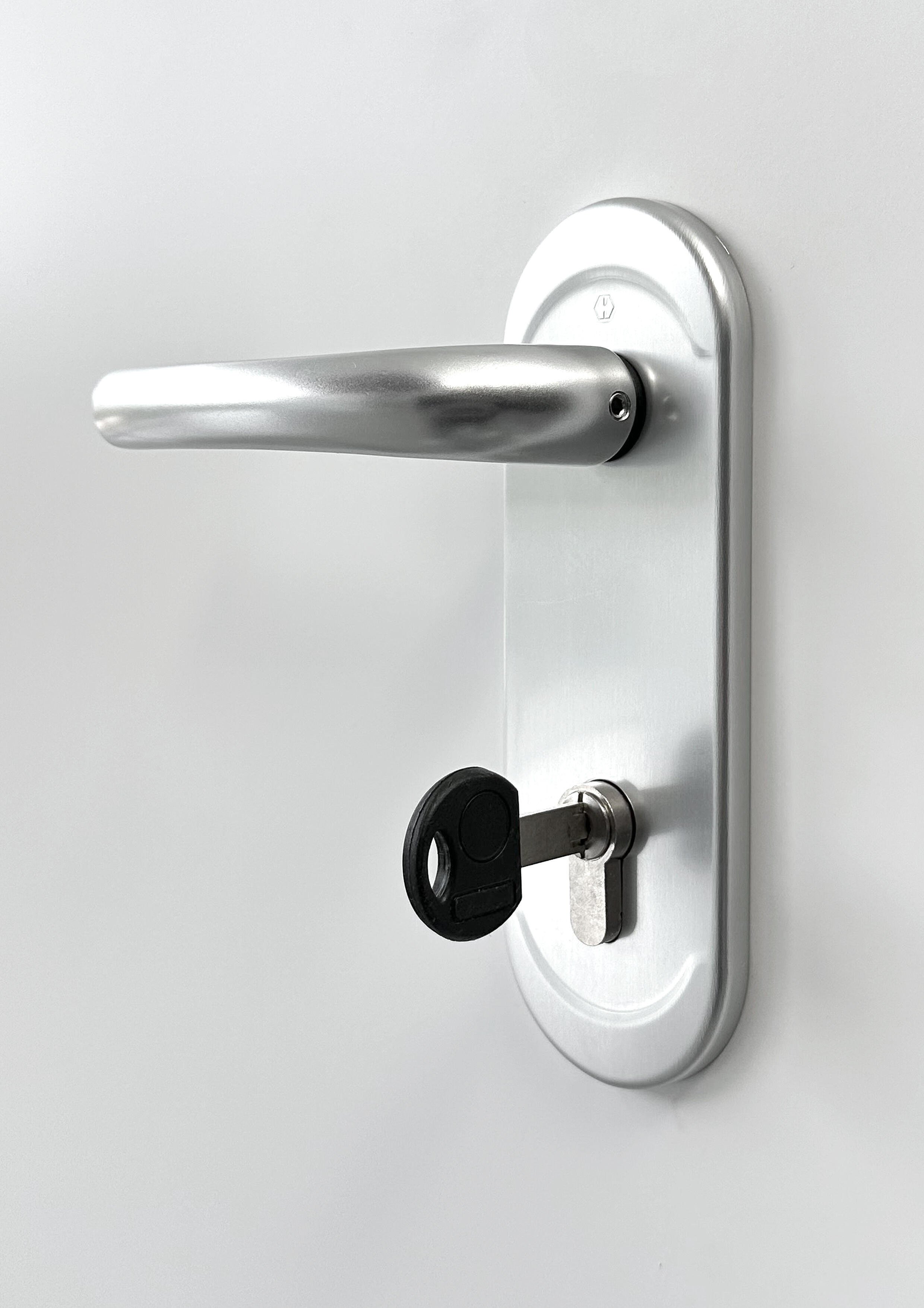 Puerta de entrada acorazada serie Omega dos cuadros roble / interior Lucerna fresada blanco apertura izquierda 204x84cm - 18