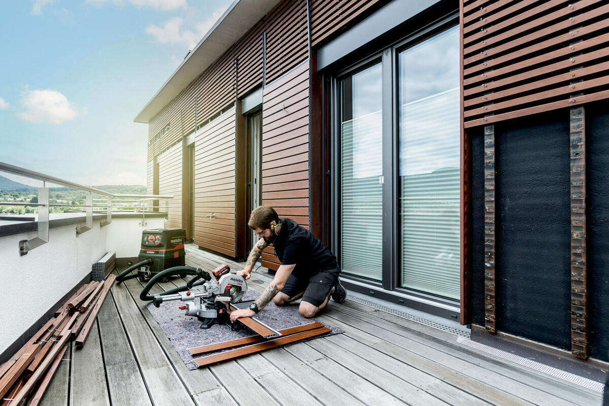 Scie à onglet radiale sans fil KGS 18 LTX BL 216, METABO, 216 mm, 18 V + 4 Ah - 4