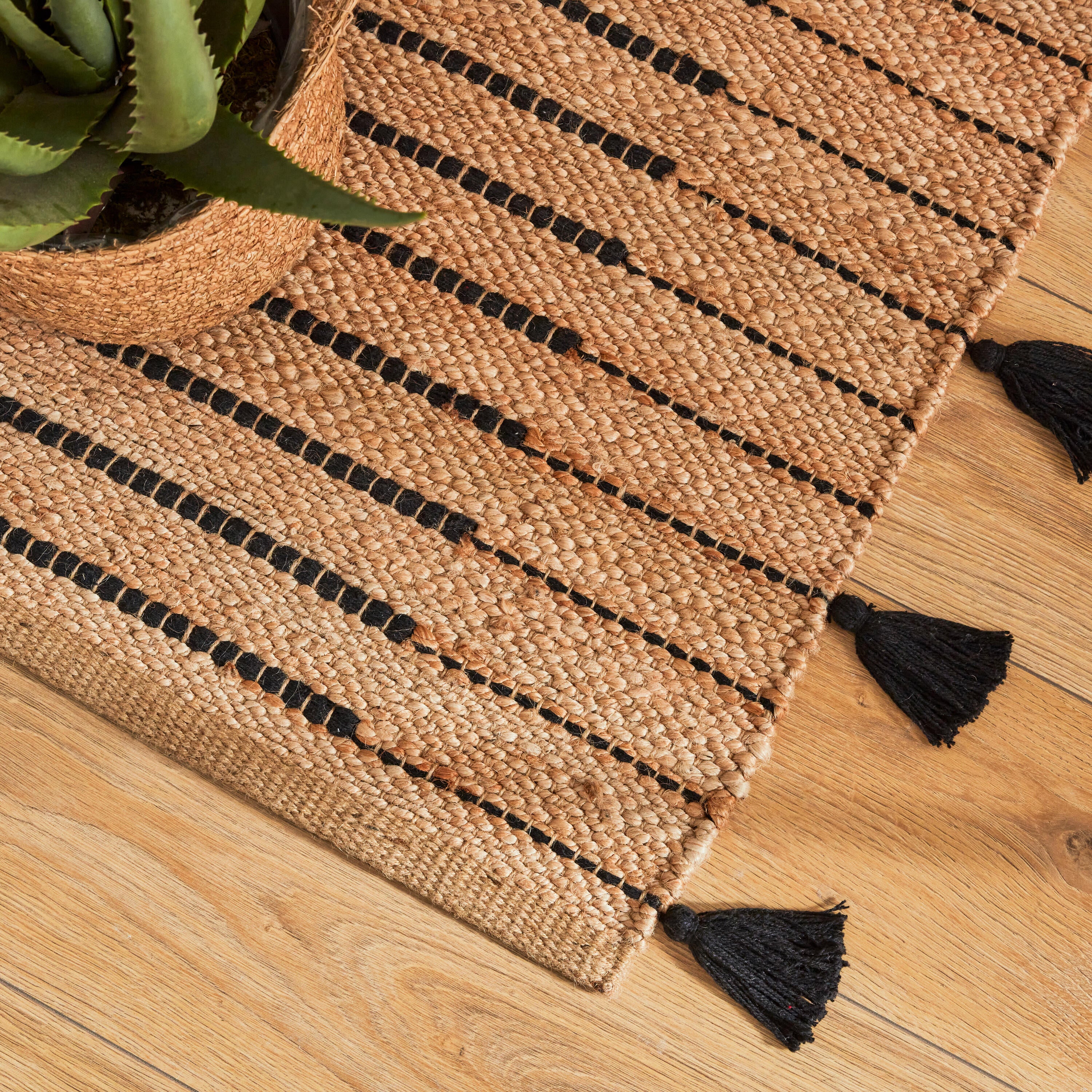 Alfombra pie de cama  yute tejido plano INSPIRE Jimma  beige negro  70x180cm - 5