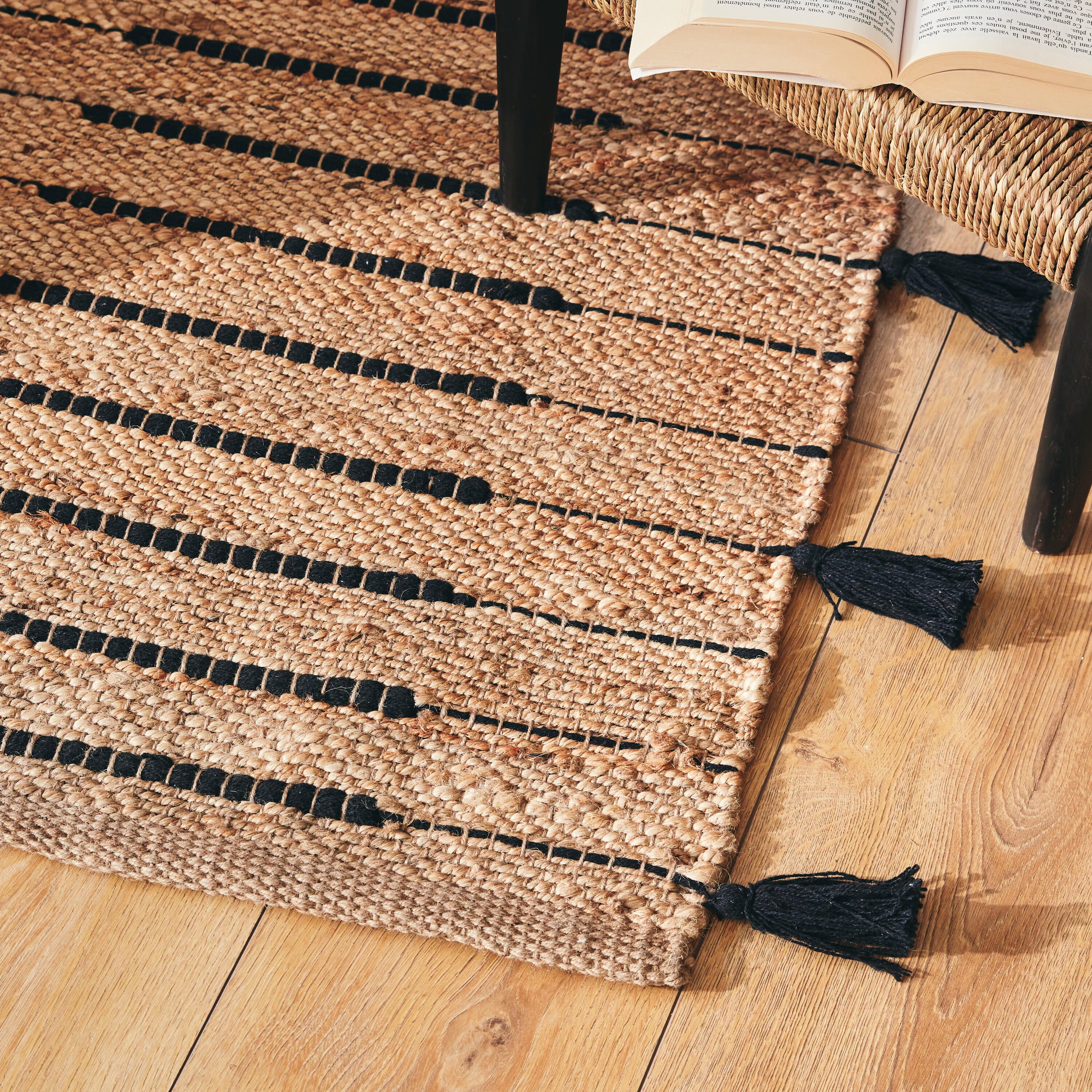 Alfombra pie de cama yute Jimma 60x110cm tejido plano INSPIRE con líneas beige negro - 6