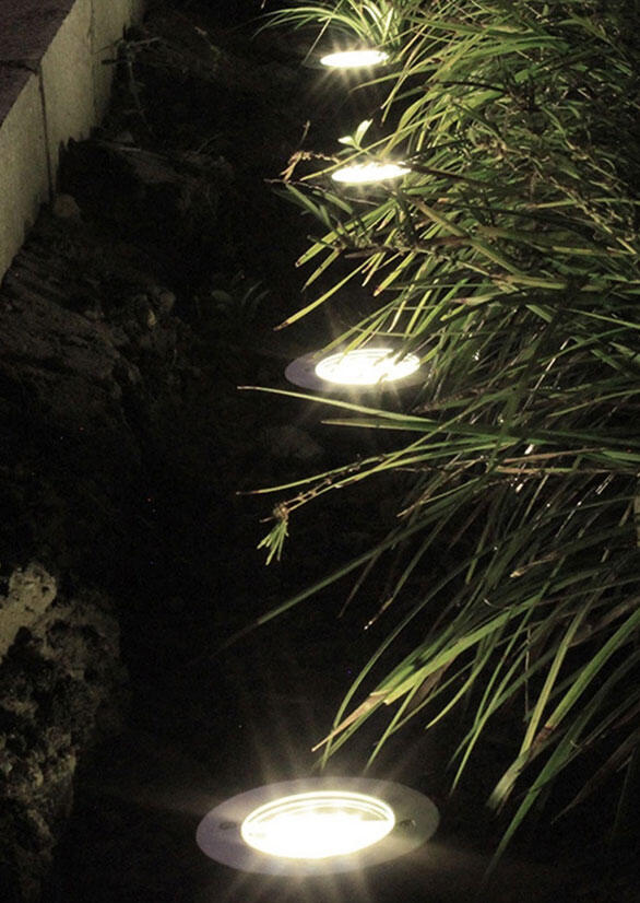 Lot de 2 spots à piquer solaires 6 LED, H.11 cm, blanc froid, IP44 XANLITE - 2